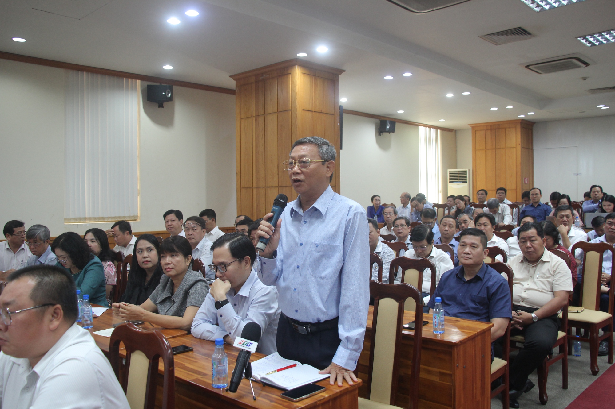 Inspekcja dodatkowego nauczania i uczenia się w Ho Chi Minh City: Jakie wnioski wyciągnęło Ministerstwo Edukacji i Szkolenia? - Zdjęcie 2. Kiểm tra dạy thêm, học thêm tại TP HCM: Bộ GD-ĐT kết luận gì?- Ảnh 2.