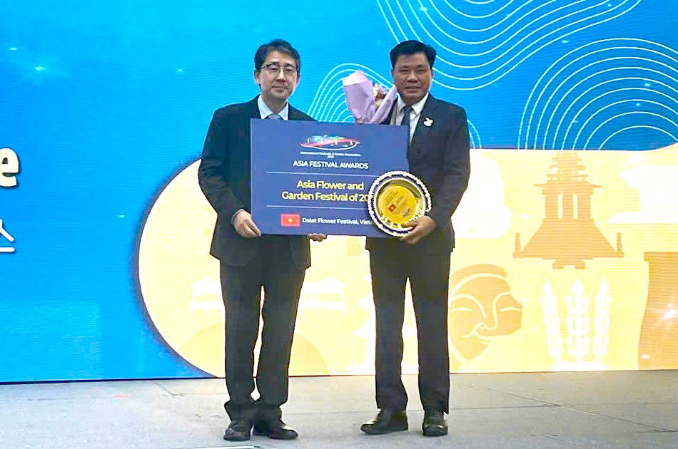 Dalat a fost onorat - Fotografia 1. Đà Lạt được vinh danh - Ảnh 1.