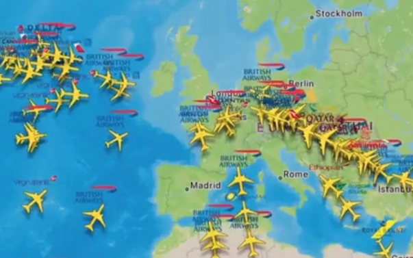 13 giờ &aacute;m ảnh tr&ecirc;n chuyến bay từ Hồng K&ocirc;ng (Trung Quốc) đến Anh sau khi h&agrave;nh kh&aacute;ch tử vong - Ảnh 2.