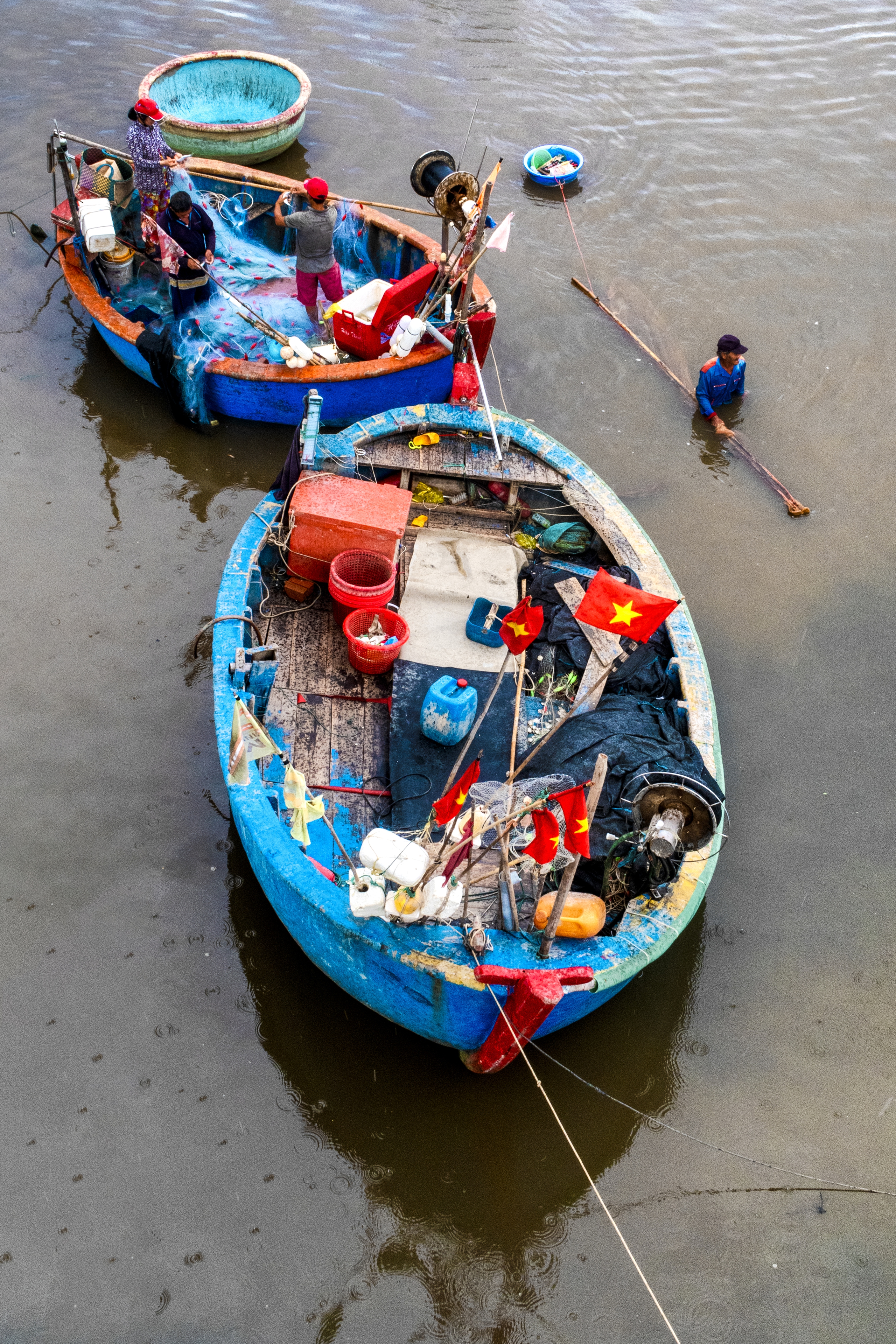 Cuộc sống trên sông. Ảnh: TRẦN VĂN TUÝ