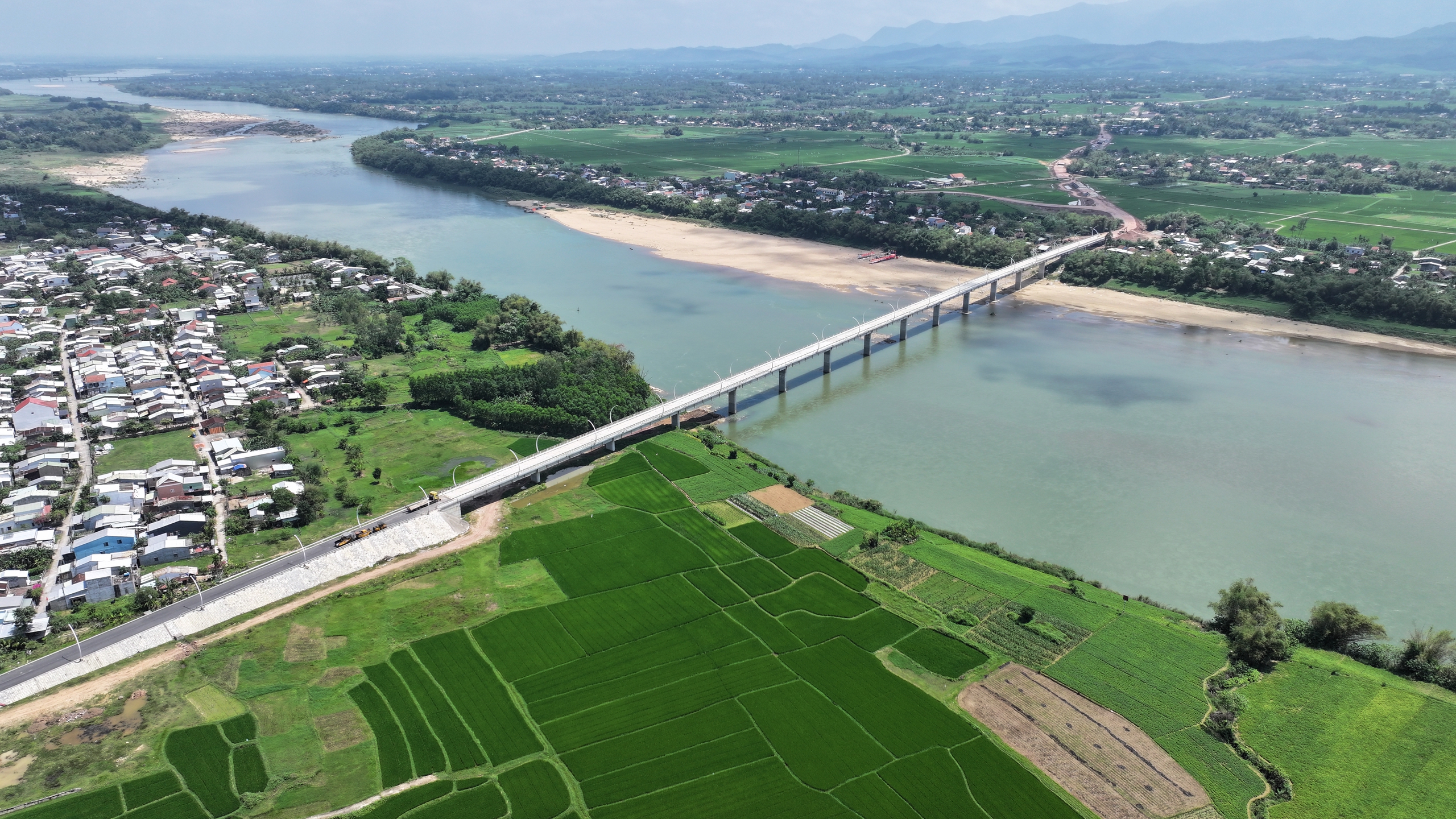 Đà Nẵng nói rõ tiến độ loạt cây cầu xây xong thiếu đường dẫn - Ảnh 3.