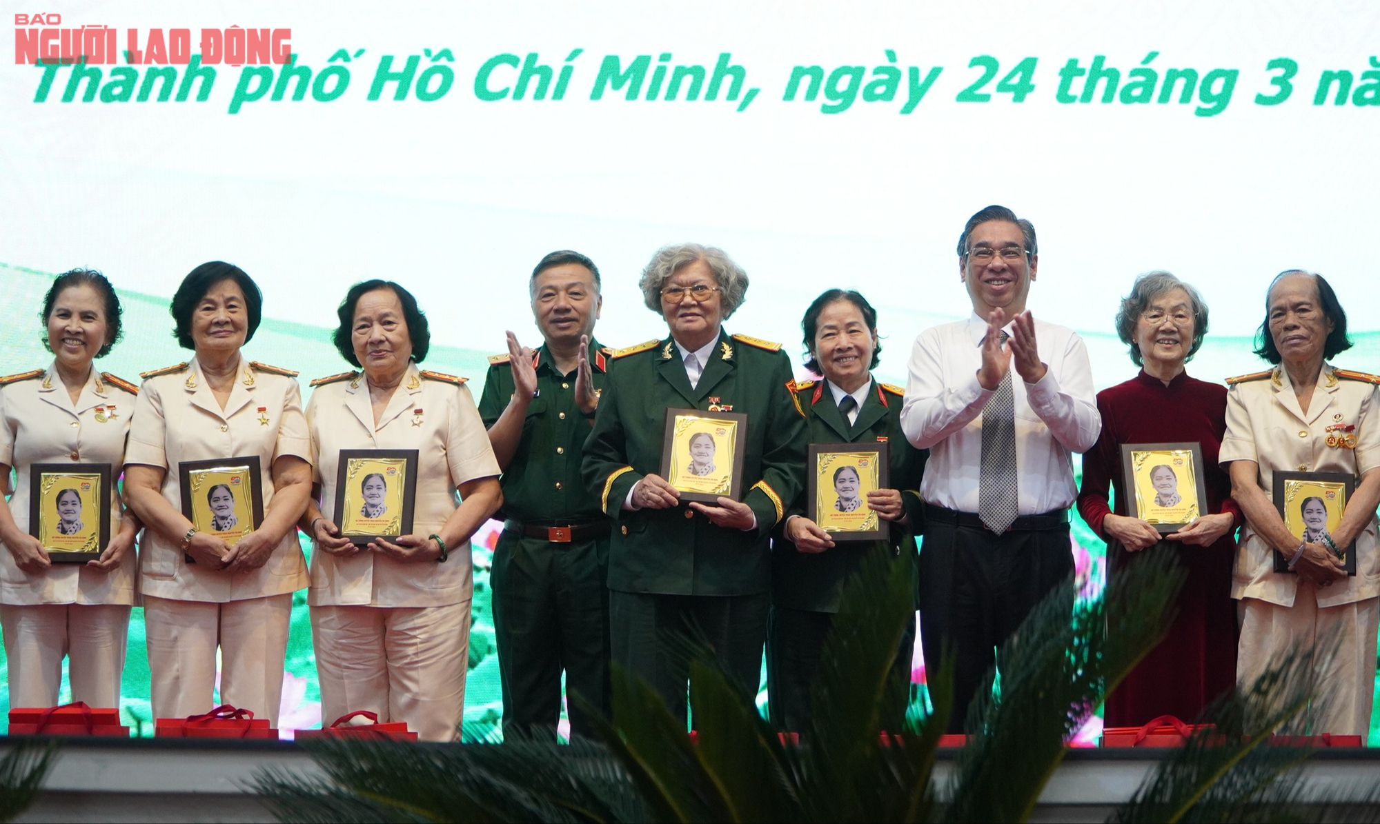 Bà Trương Mỹ Hoa chia sẻ về cuộc "chiến đấu trong lòng của trong lòng kẻ thù"- Ảnh 1.