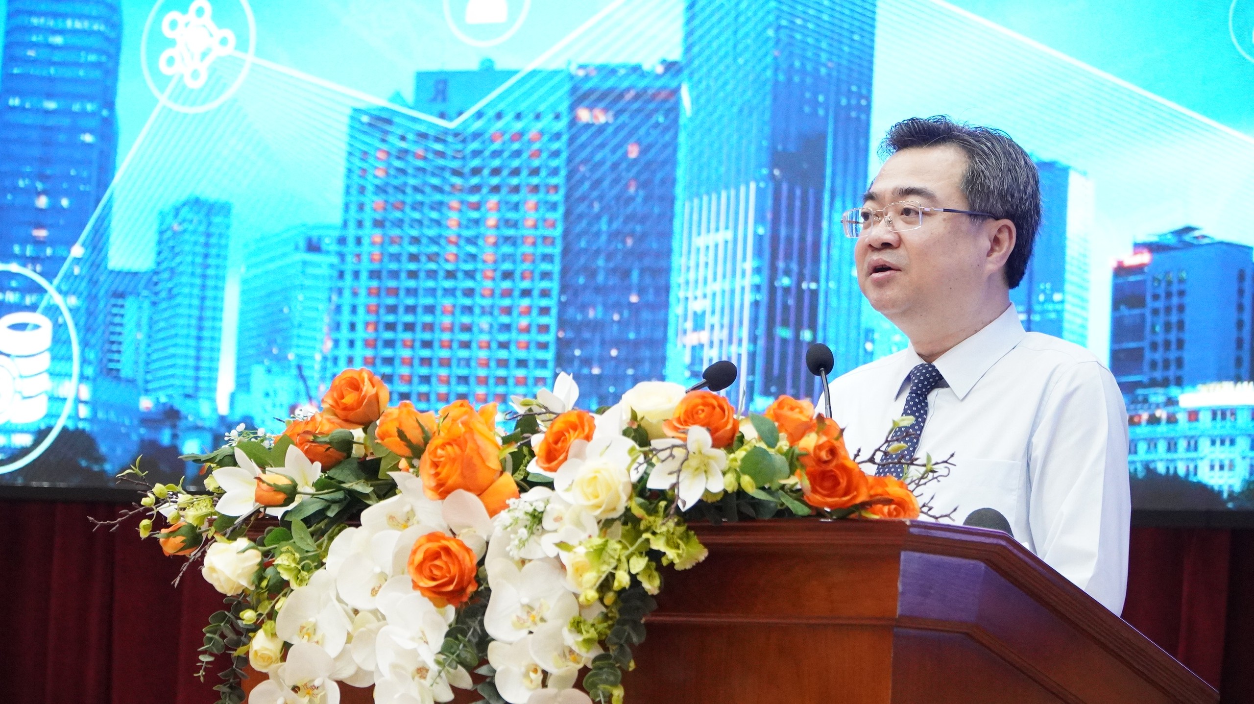 Hội thảo khoa học "TP HCM - Thành tựu 50 năm xây dựng, bảo vệ và phát triển"- Ảnh 2. Hội thảo khoa học "TP HCM - Thành tựu 50 năm xây dựng, bảo vệ và phát triển"- Ảnh 2.