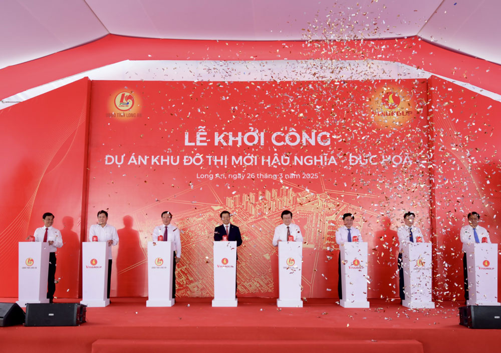 Vingroup commences construction on Vinhomes Green City project - the group's first mixed-use urban complex in Long An. Vingroup khởi công dự án Vinhomes Green City - khu đô thị phức hợp đầu tiên của tập đoàn tại Long An