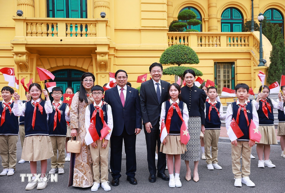 Thủ tướng Phạm Minh Chính chủ trì Lễ đón Thủ tướng Singapore và Phu nhân- Ảnh 12. Thủ tướng Phạm Minh Chính chủ trì Lễ đón Thủ tướng Singapore và Phu nhân- Ảnh 12.