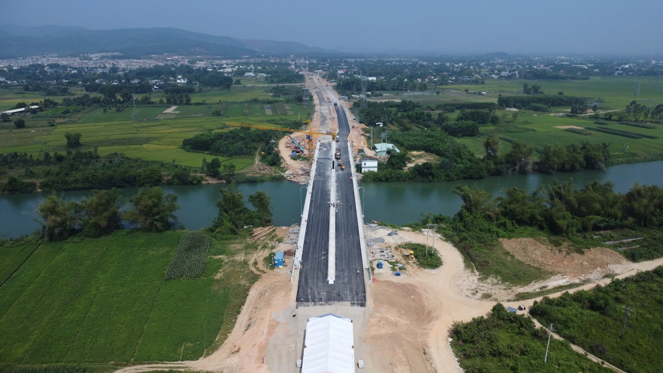 Người dân Đà Nẵng, Quảng Nam phấn khởi trong ngày thông xe cầu Quảng Đà- Ảnh 6. Người dân Đà Nẵng, Quảng Nam phấn khởi trong ngày thông xe cầu Quảng Đà- Ảnh 6.