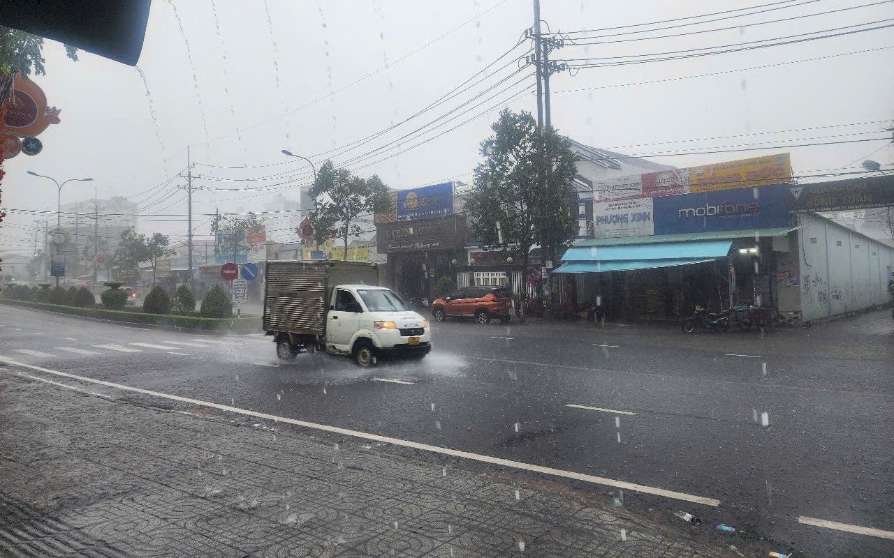 TP HCM sắp đón nhiều cơn mưa "vàng" - Ảnh 2.