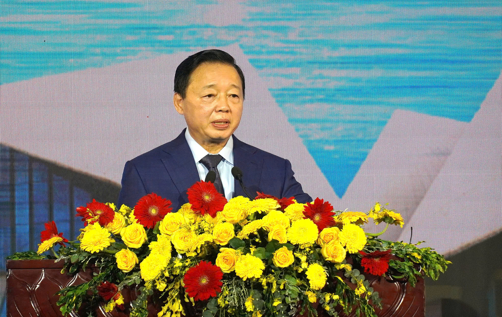 برای تبدیل باک لیو به نقطهای روشن در نقشه سرمایهگذاری ویتنام - عکس ۲. Để Bạc Liêu trở thành điểm sáng trên bản đồ đầu tư của Việt Nam- Ảnh 2.