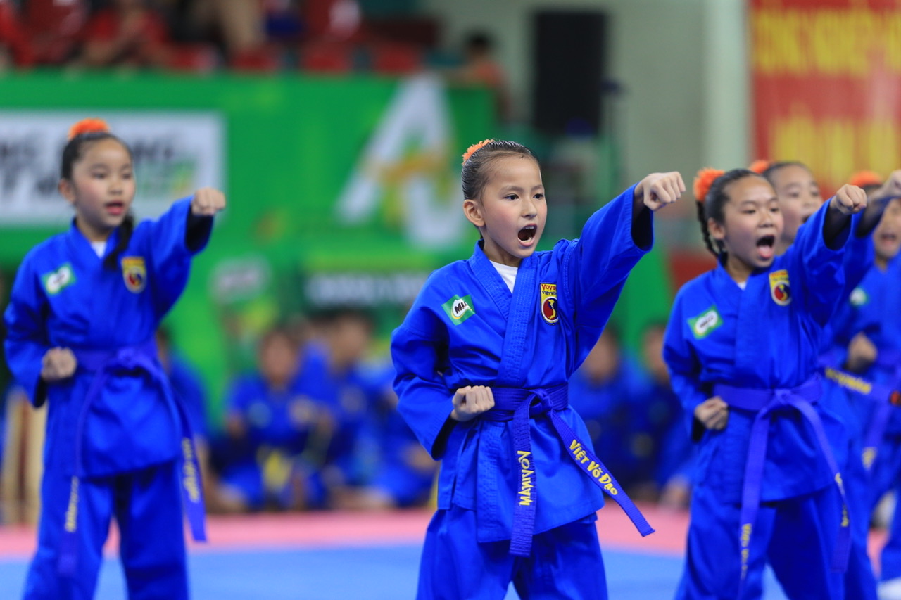 1.650 VĐV võ sĩ nhí tham dự Giải Vô địch Vovinam Học sinh TP HCM 2025- Ảnh 2.