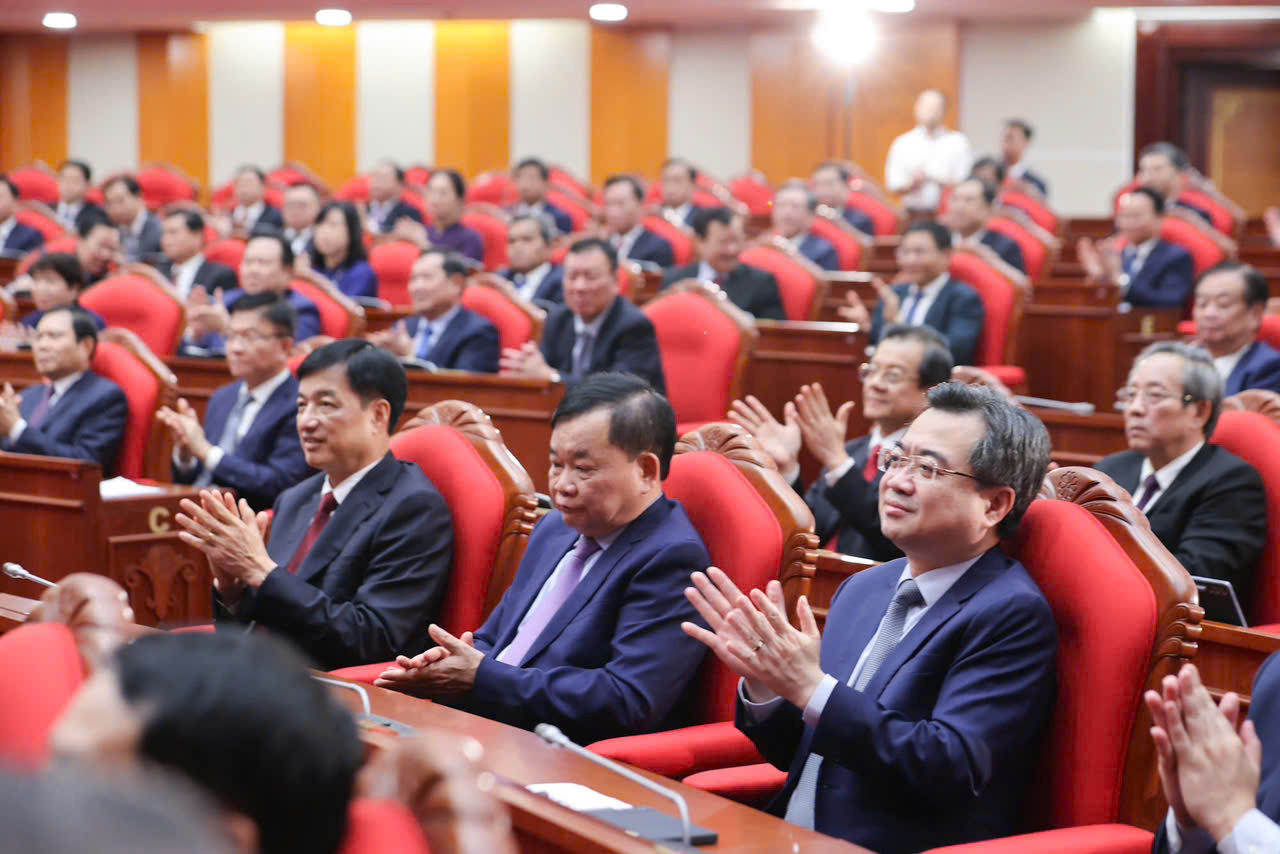 Tổng Bí thư Tô Lâm: Sắp xếp nhân sự khi sáp nhập, tiêu chuẩn cao nhất là vì yêu cầu công việc- Ảnh 3. Tổng Bí thư Tô Lâm: Sắp xếp nhân sự khi sáp nhập, tiêu chuẩn cao nhất là vì yêu cầu công việc- Ảnh 3.