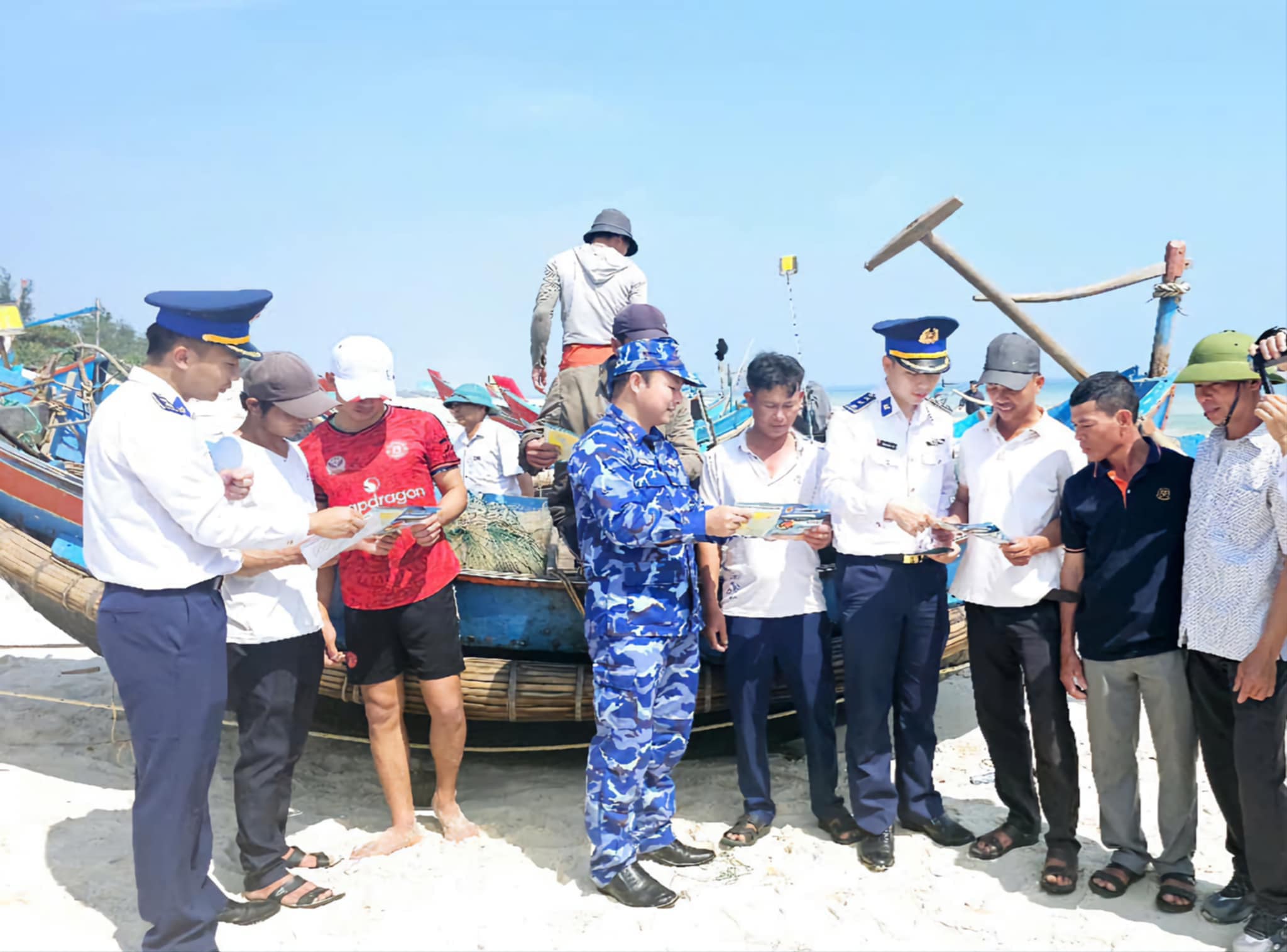 Warmes Programm „Küstenwache begleitet Fischer“ – Foto 1. Ấm áp chương trình