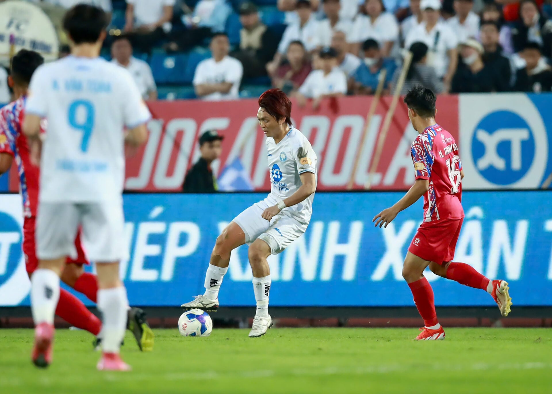 Kịch tính đua vô địch V-League- Ảnh 1. Kịch tính đua vô địch V-League- Ảnh 1.