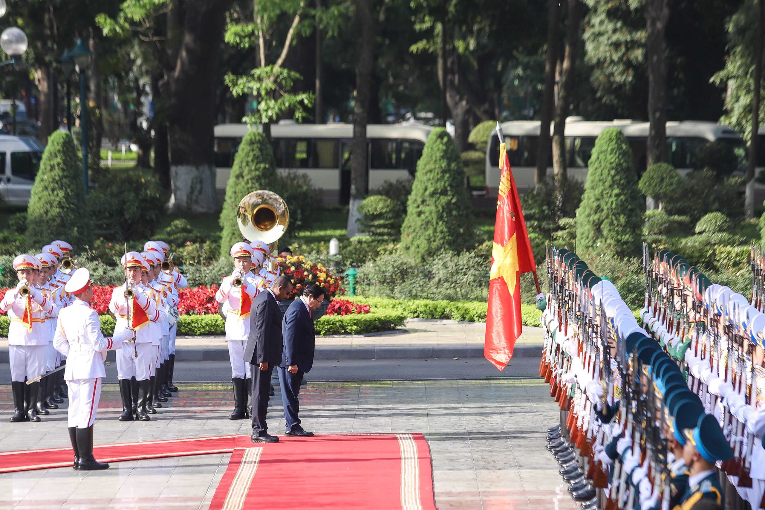 Thủ tướng Phạm Minh Chính chủ trì Lễ đón Thủ tướng Ethiopia- Ảnh 8. Thủ tướng Phạm Minh Chính chủ trì Lễ đón Thủ tướng Ethiopia- Ảnh 8.