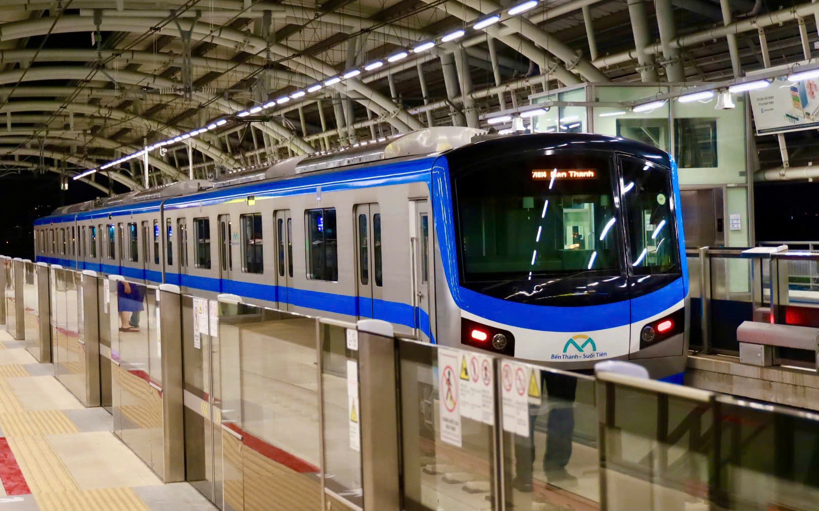 Vận hành gần 5 tháng, metro số 1 vẫn chưa hoàn thiện - Ảnh 3.