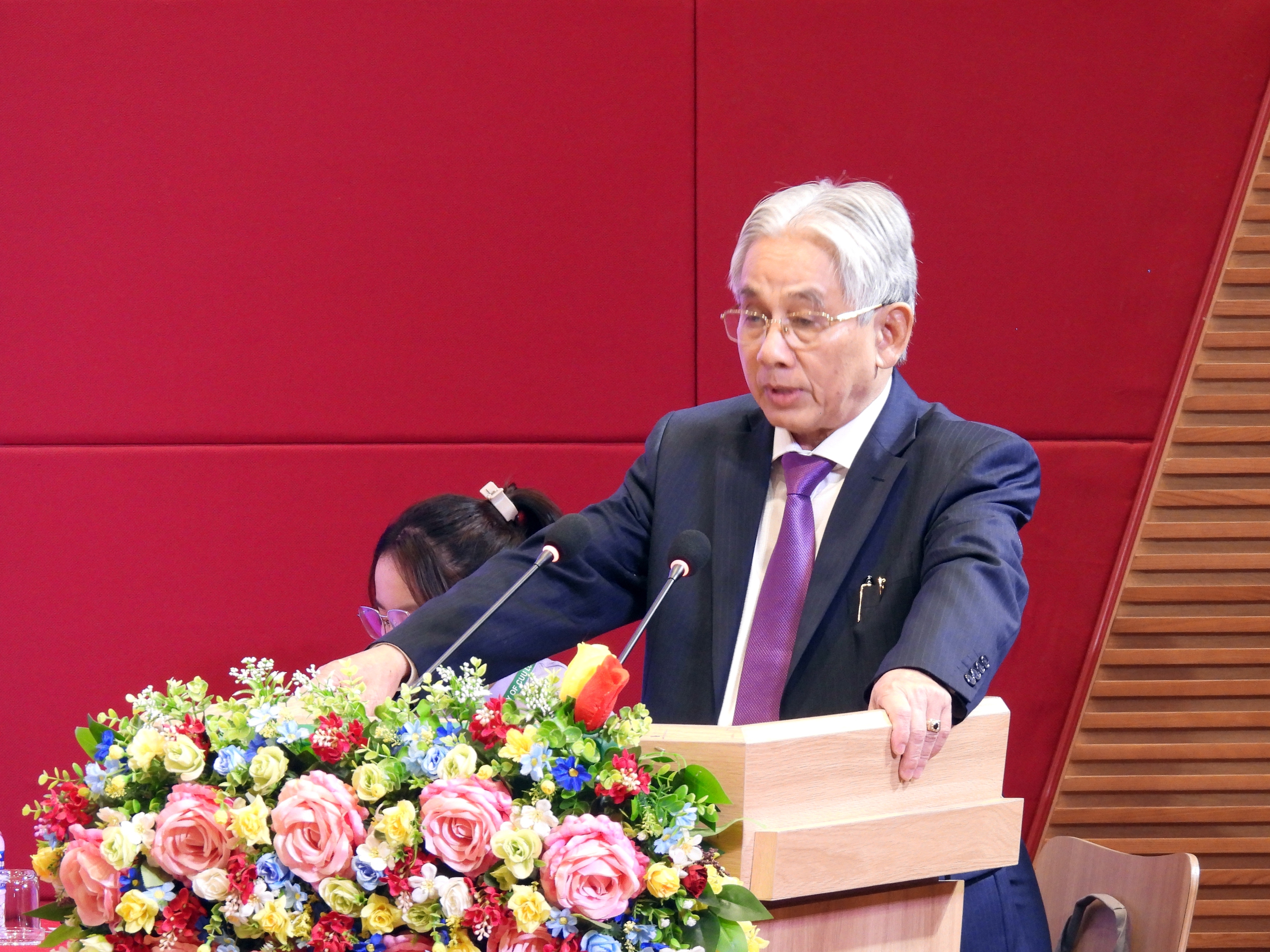 Университет Кыулонг организовал национальную научную конференцию по инновациям в преподавании и обучении - Фото 1. Trường ĐH Cửu Long tổ chức hội thảo khoa học quốc gia về đổi mới giảng dạy, học tập- Ảnh 1.