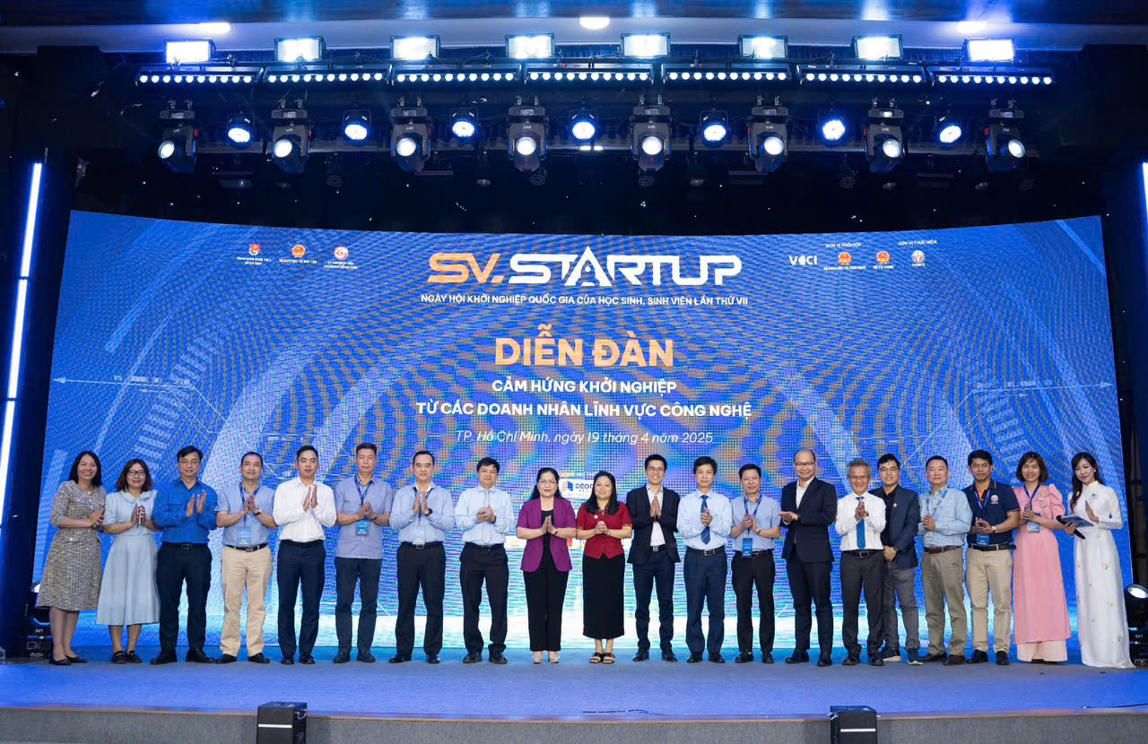 학생들의 창업 정신을 고취하다 - 사진 1. Khơi dậy tinh thần khởi nghiệp trong học sinh, sinh viên- Ảnh 1.