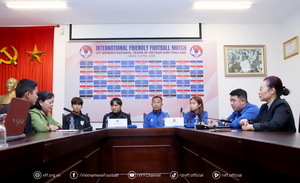El entrenador de la selección femenina sub-17 de Vietnam decidido a vencer a Tailandia y envió palabras de aliento - Foto 1. HLV U17 nữ Việt Nam quyết thắng Thái Lan và gửi lời động viên- Ảnh 1.