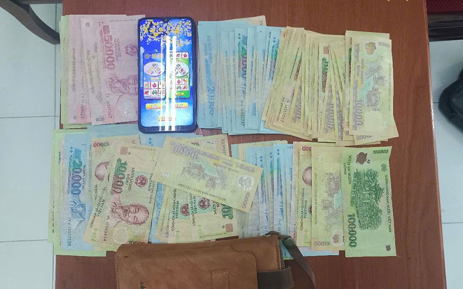 Gia Lai: Lộ diện &ldquo;qu&yacute; b&agrave;&rdquo; đứng sau s&ograve;ng x&oacute;c bầu cua quy m&ocirc; lớn - Ảnh 2.