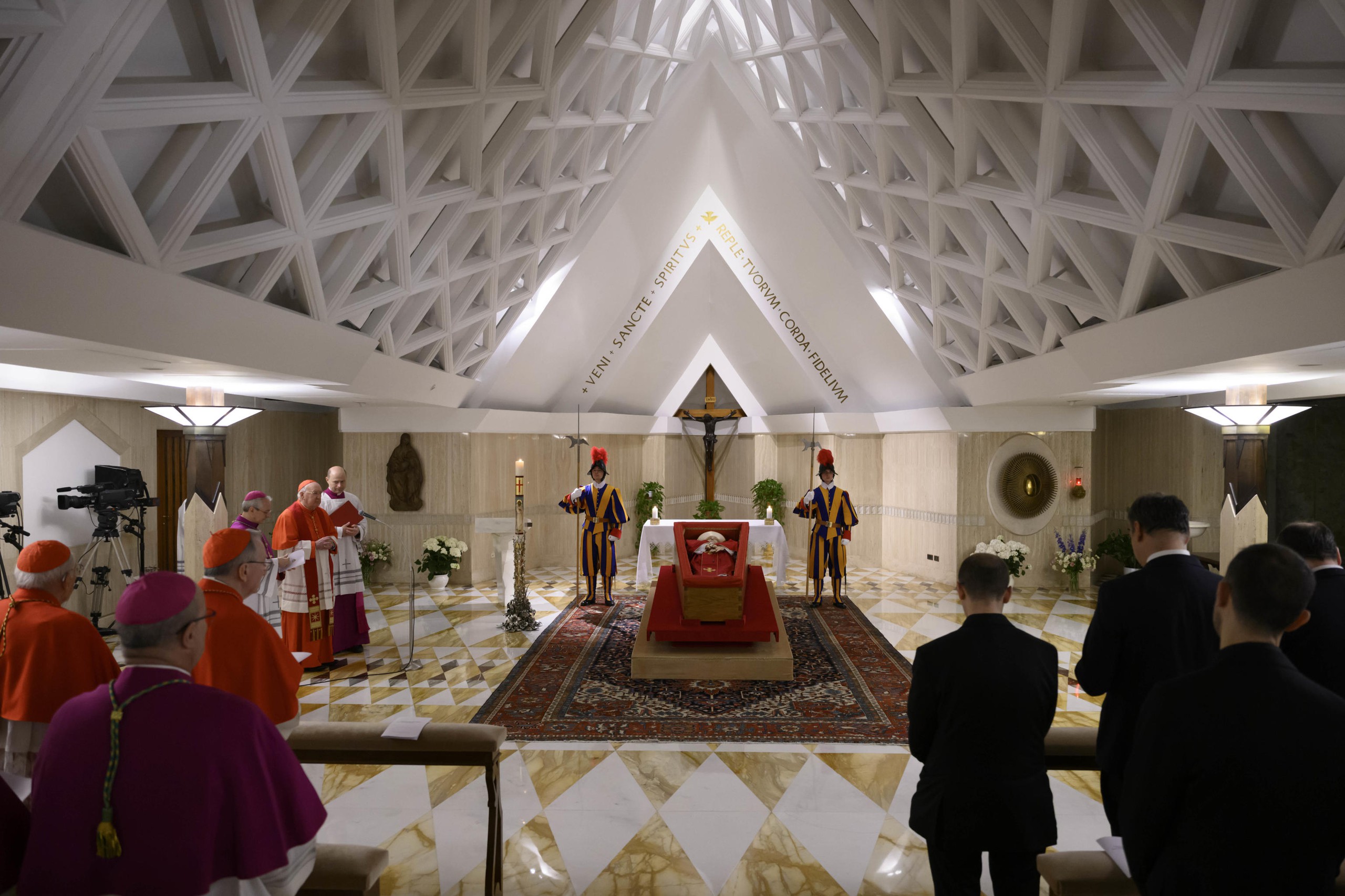 Chủ tịch nước Lương Cường gửi điện chia buồn Giáo hoàng Francis qua đời- Ảnh 1. Chủ tịch nước Lương Cường gửi điện chia buồn Giáo hoàng Francis qua đời- Ảnh 1.
