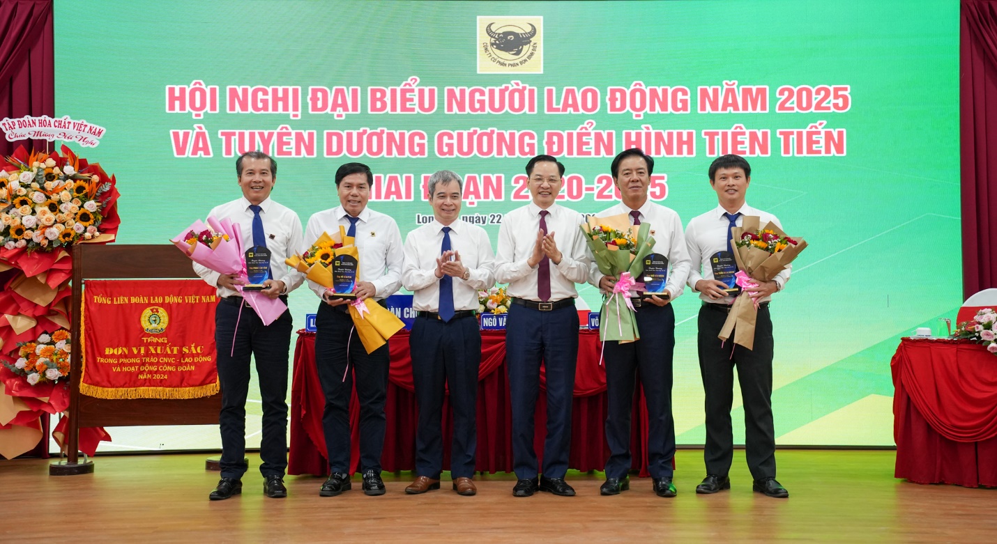 Phân bón Bình Điền: Bứt phá trong gian khó, hướng đến phát triển bền vững- Ảnh 1. Phân bón Bình Điền: Bứt phá trong gian khó, hướng đến phát triển bền vững- Ảnh 1.