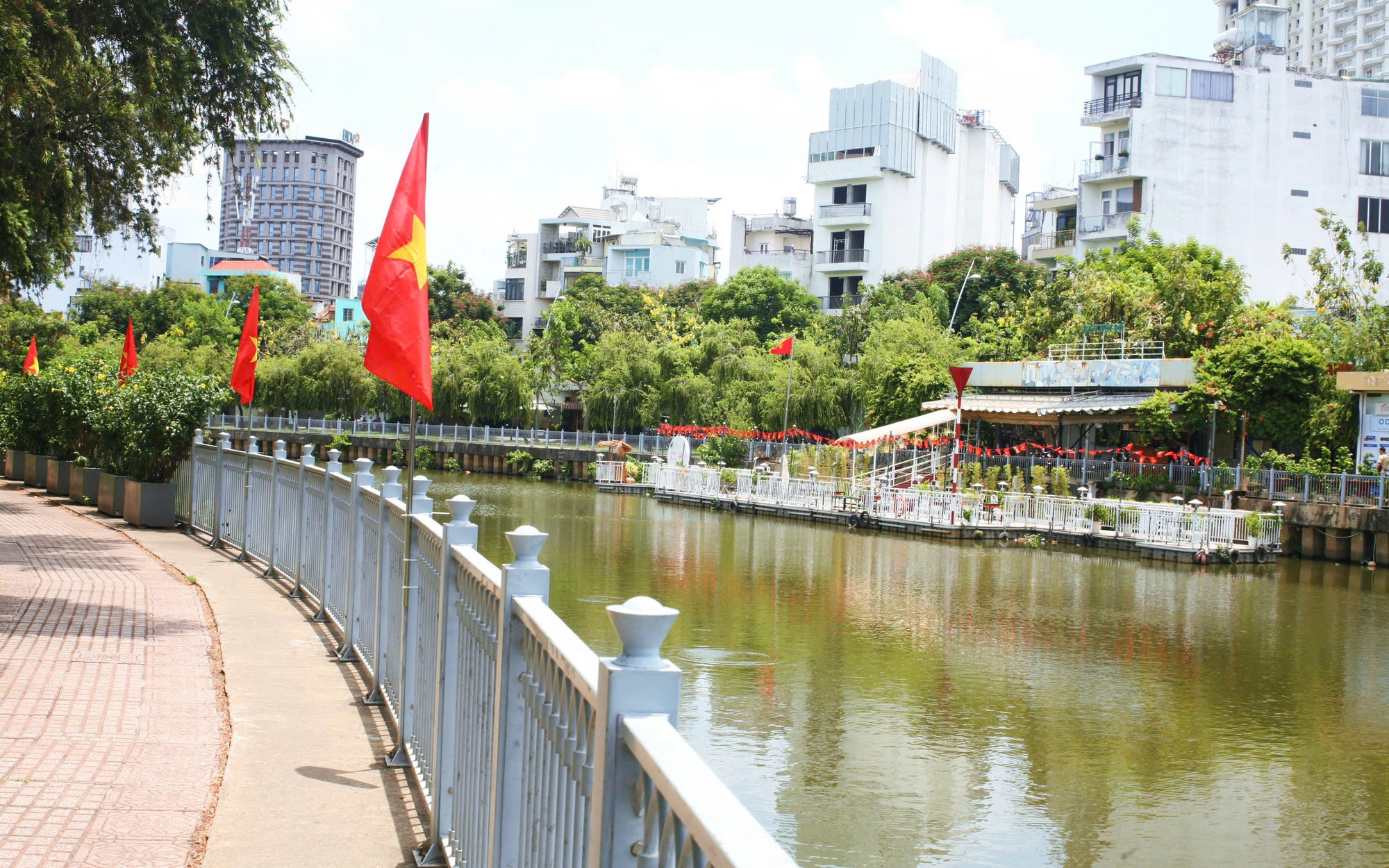 TP HCM XÂY DỰNG SIÊU ĐÔ THỊ XANH (*): Thành quả ấn tượng - Ảnh 3.
