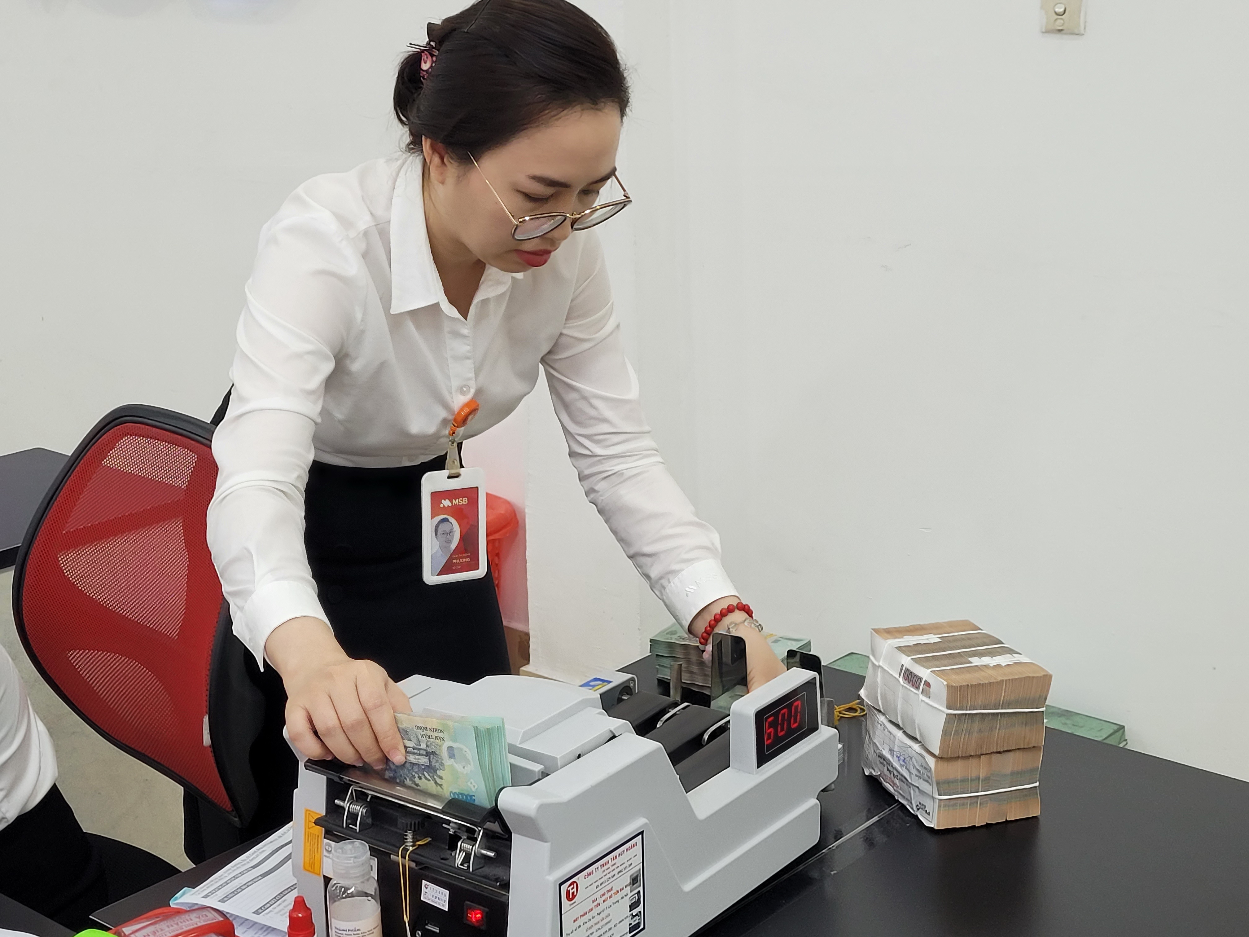 Hàng chục ngân hàng tham gia gói tín dụng 500.000 tỉ đồng- Ảnh 1. Hàng chục ngân hàng tham gia gói tín dụng 500.000 tỉ đồng- Ảnh 1.