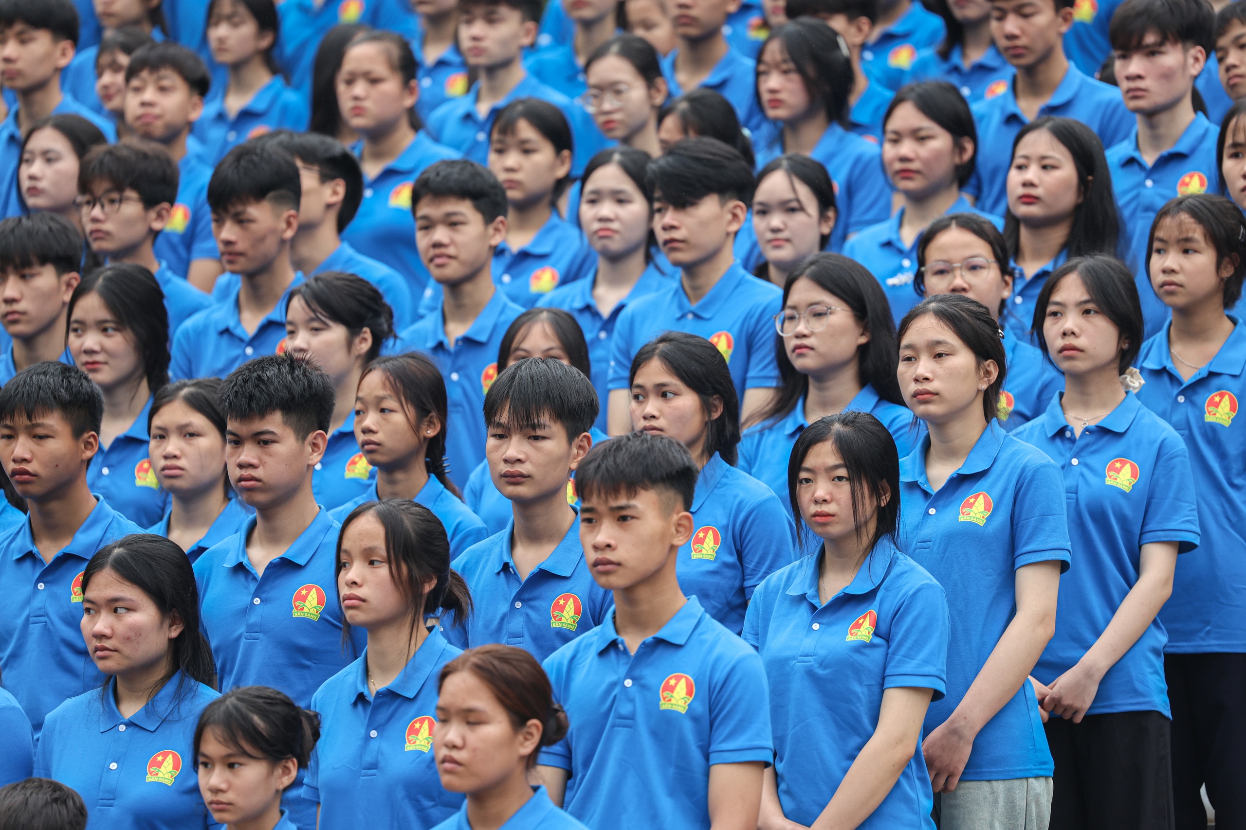 Xác lập Kỷ lục Việt Nam: 500 học sinh chào cờ tại Cột mốc Km0 - Đường Hồ Chí Minh- Ảnh 13. Xác lập Kỷ lục Việt Nam: 500 học sinh chào cờ tại Cột mốc Km0 - Đường Hồ Chí Minh- Ảnh 13.
