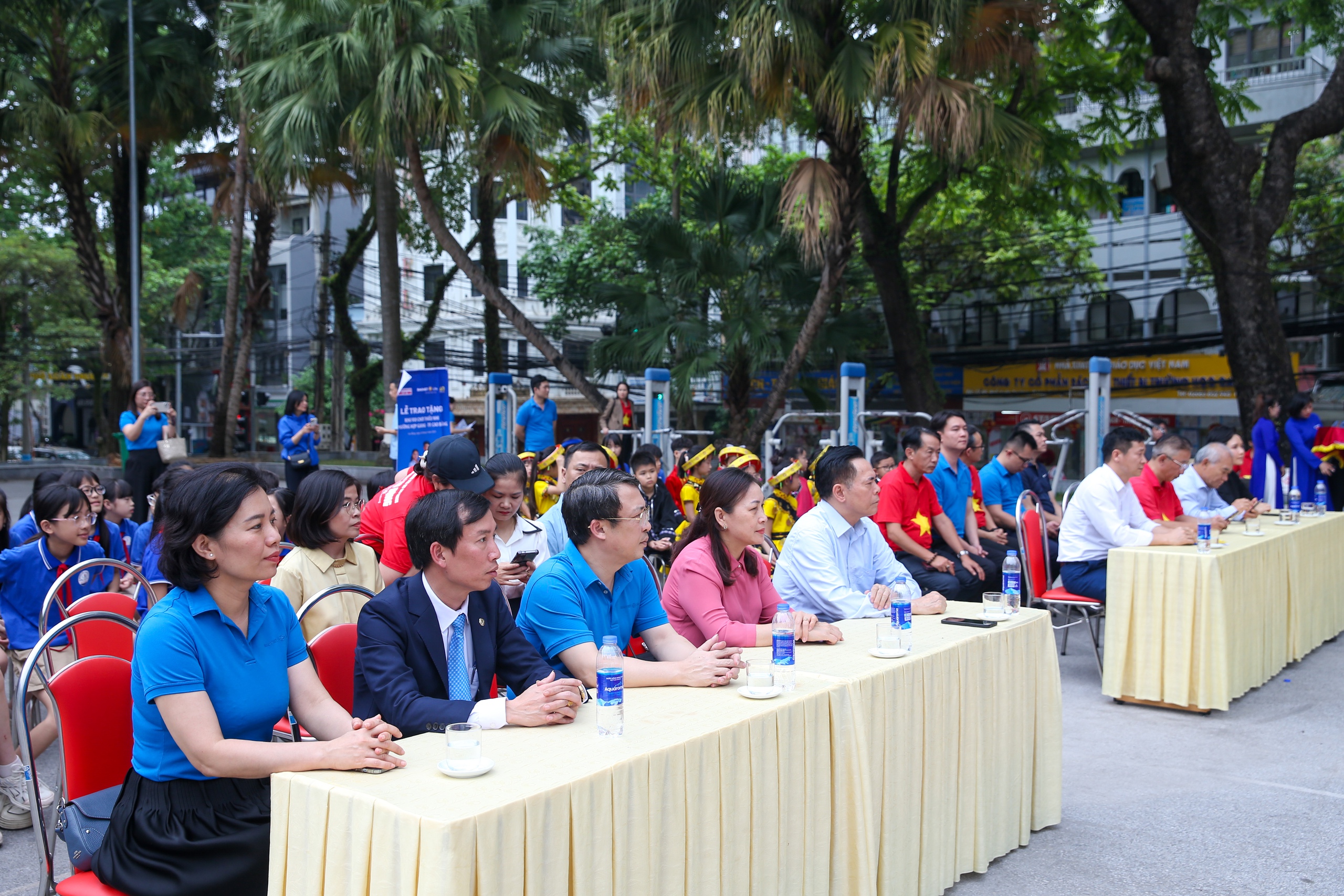 Trao tặng khu vui chơi thiếu nhi tại Cao Bằng- Ảnh 4. Trao tặng khu vui chơi thiếu nhi tại Cao Bằng- Ảnh 4.