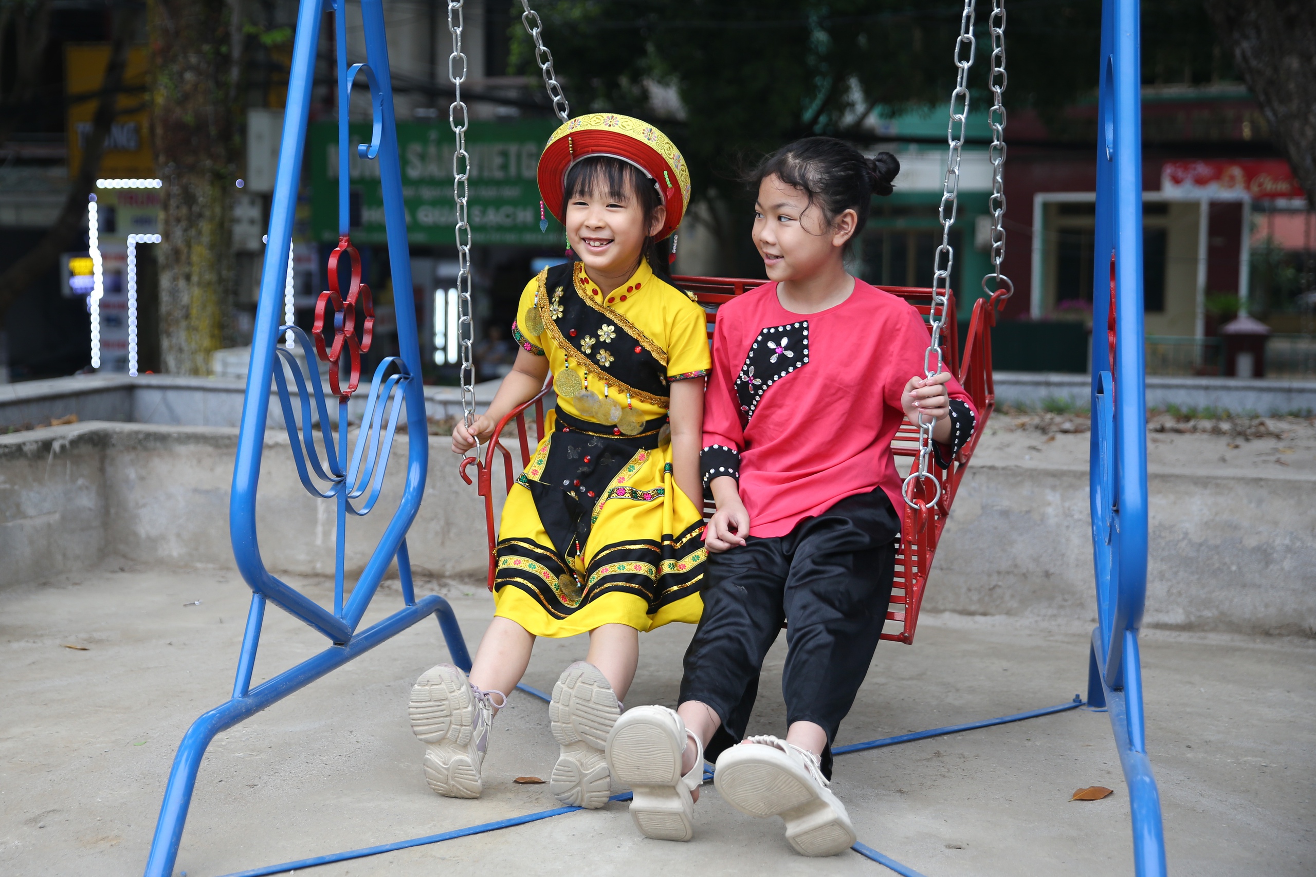 Trao tặng khu vui chơi thiếu nhi tại Cao Bằng- Ảnh 8. Trao tặng khu vui chơi thiếu nhi tại Cao Bằng- Ảnh 8.