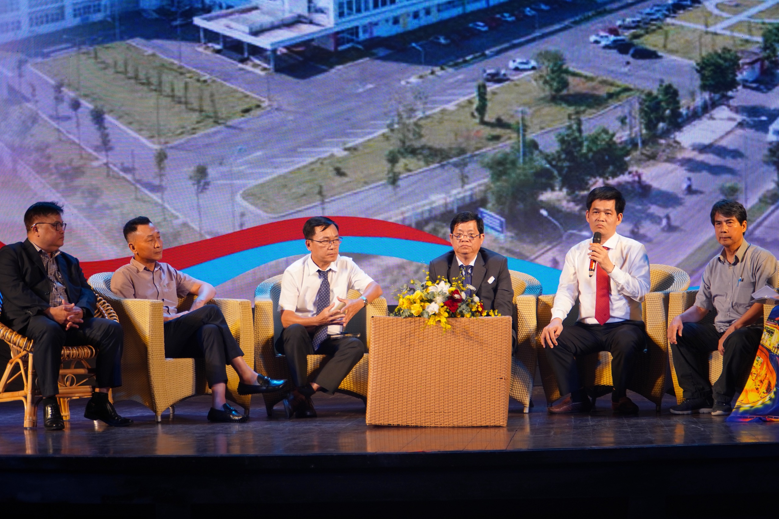 Vinh danh 50 công trình nâng tầm vóc đô thị TP HCM - Ảnh 2.