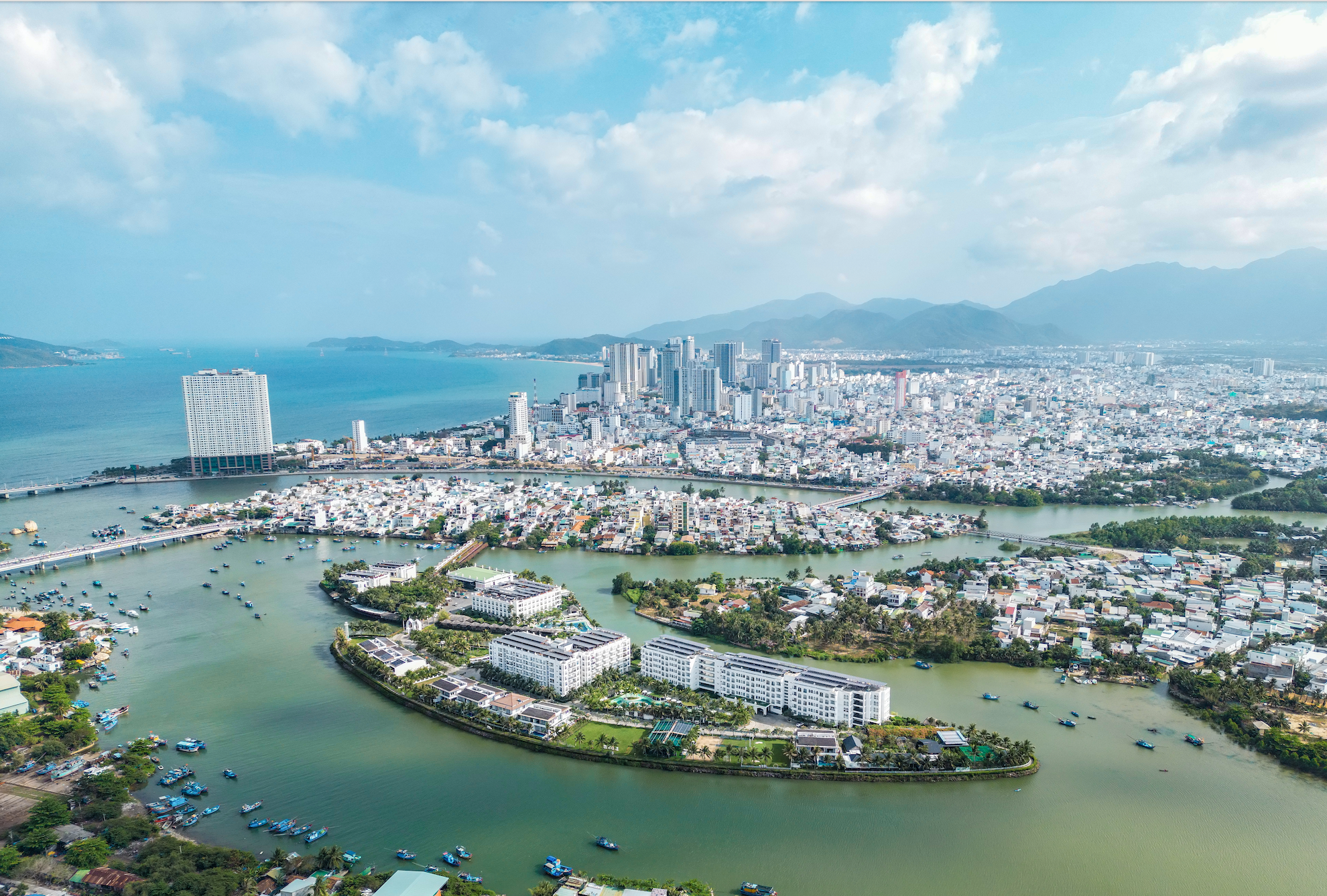 HĐND Khánh Hòa thông qua Nghị quyết sáp nhập với Ninh Thuận- Ảnh 1. HĐND Khánh Hòa thông qua Nghị quyết sáp nhập với Ninh Thuận- Ảnh 1.
