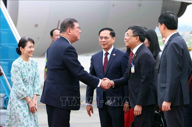 Thủ tướng Nhật Bản Ishiba Shigeru đến Hà Nội, bắt đầu thăm chính thức Việt Nam- Ảnh 4. Thủ tướng Nhật Bản Ishiba Shigeru đến Hà Nội, bắt đầu thăm chính thức Việt Nam- Ảnh 4.