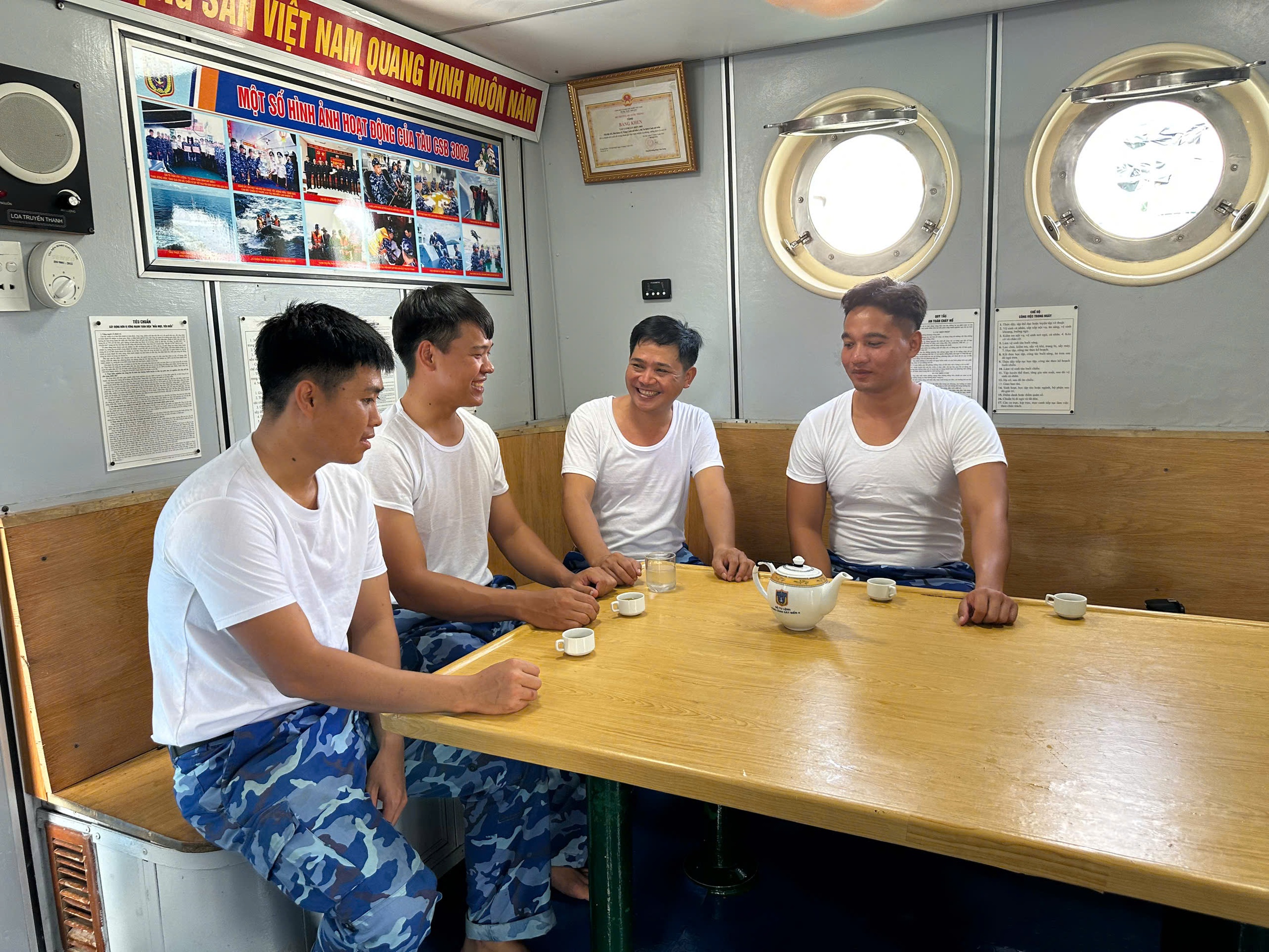 ព្រលឹងនៃជនបទនៅក្នុងពែងតែ - រូបថតទី 1។ Hồn quê trong những chén trà - Ảnh 1.