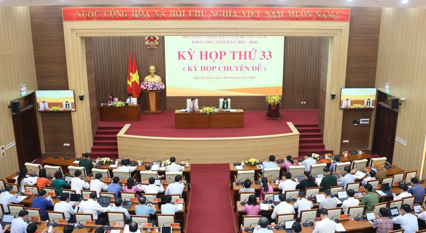 Tnh Quảng Ngãi rộng thứ 5 cả nước sáp nhập, có 2 sân bay- Ảnh 1. Tnh Quảng Ngãi rộng thứ 5 cả nước sáp nhập, có 2 sân bay- Ảnh 1.