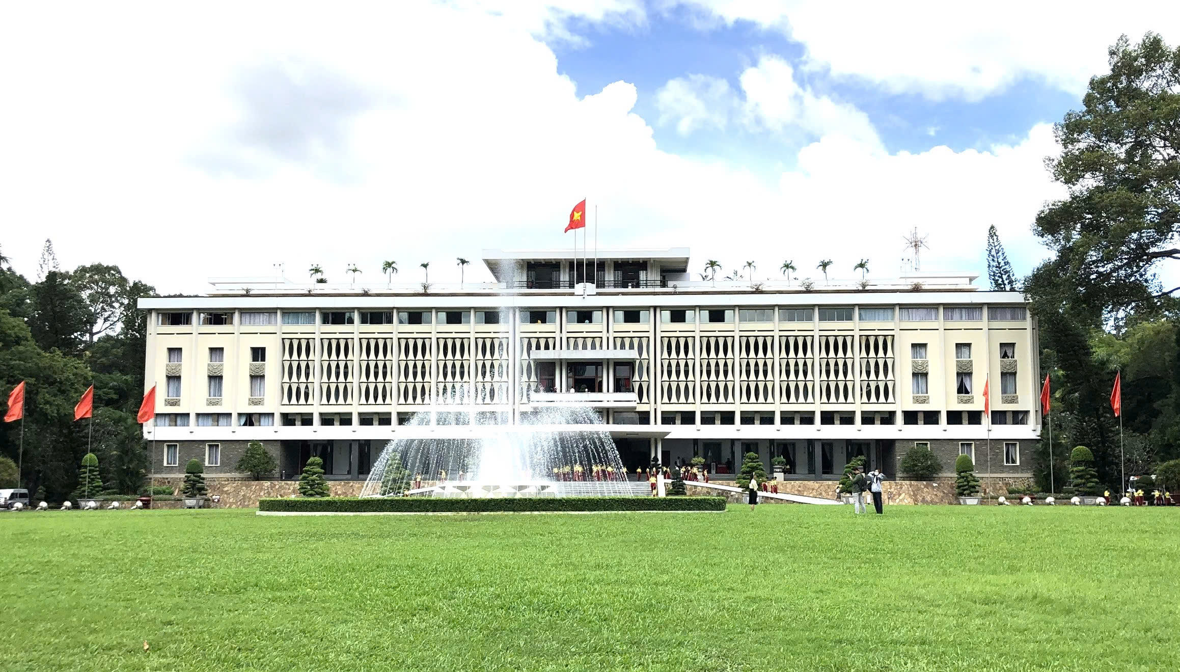 Thời khắc lịch sử tại Dinh Độc Lập- Ảnh 2. Thời khắc lịch sử tại Dinh Độc Lập- Ảnh 2.