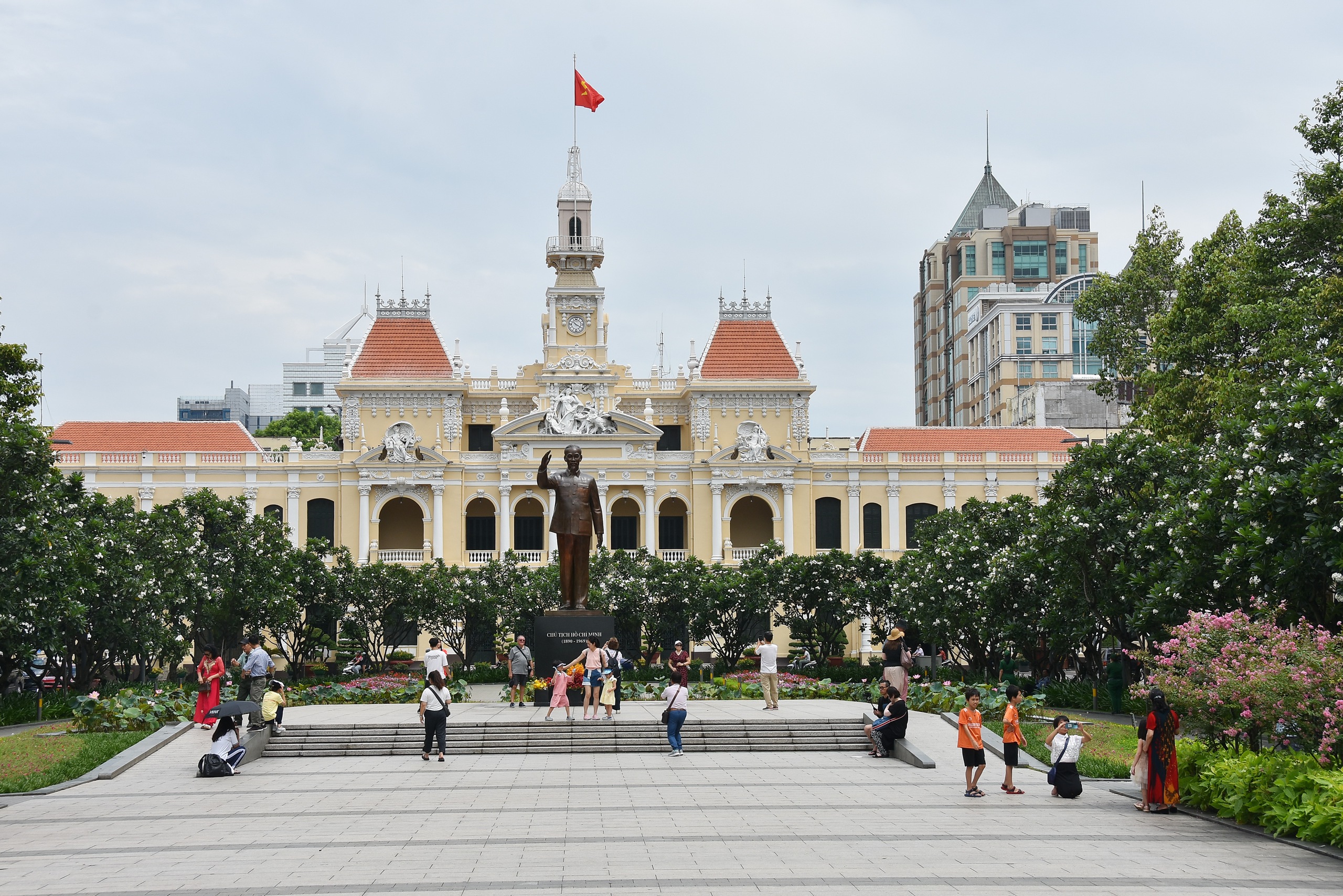 Miền Nam nhớ mãi ơn Người- Ảnh 1. Miền Nam nhớ mãi ơn Người- Ảnh 1.