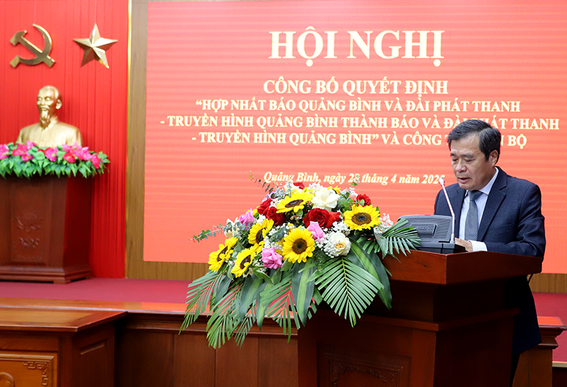 Công bố Tổng Biên tập Báo và Đài PT-TH Quảng Bình sau hợp nhất- Ảnh 2. Công bố Tổng Biên tập Báo và Đài PT-TH Quảng Bình sau hợp nhất- Ảnh 2.
