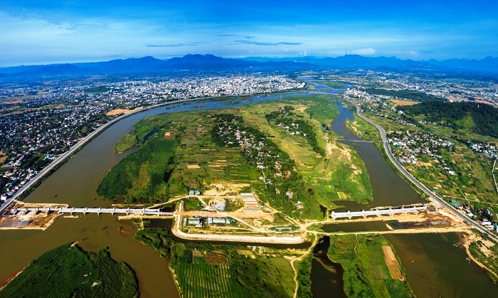 Dự án đô thị 3.800 tỉ vừa bãi bỏ chưa "ráo mực", Quảng Ngãi phê duyệt dự án siêu đô thị mới - Ảnh 1.