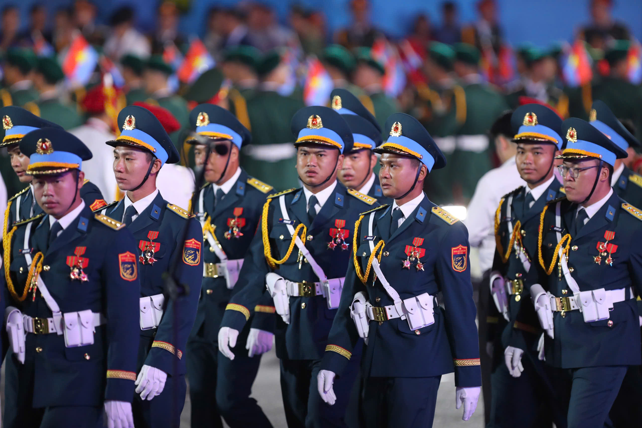 Lực lượng diễu binh, diễu hành đã có mặt ở khu vực tổ chức Đại lễ 30-4 - Ảnh 3. Lực lượng diễu binh, diễu hành đã có mặt ở khu vực tổ chức Đại lễ 30-4 - Ảnh 3.