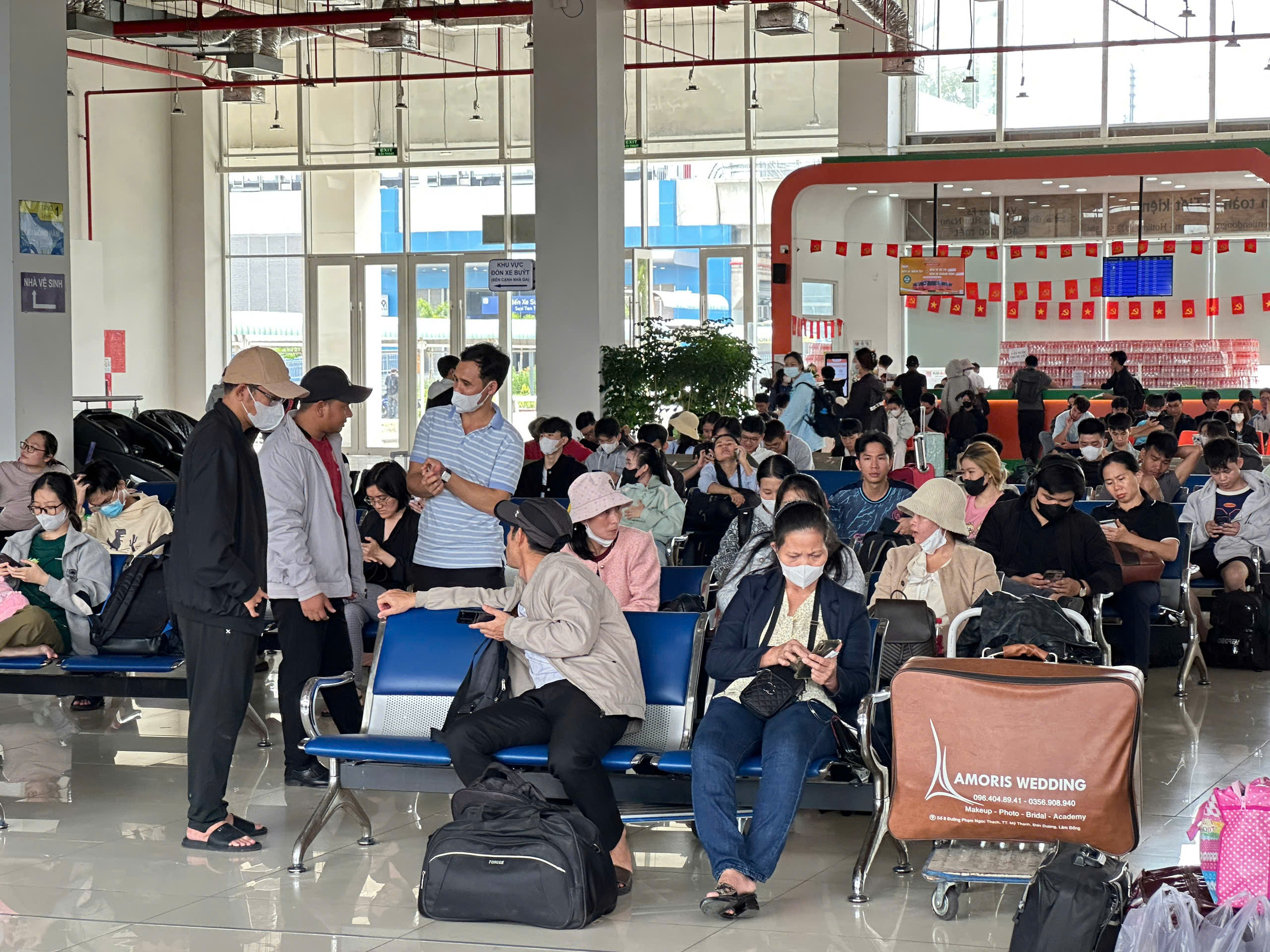 Bến xe Miền Đông mới đạt mốc đặc biệt- Ảnh 2. Bến xe Miền Đông mới đạt mốc đặc biệt- Ảnh 2.