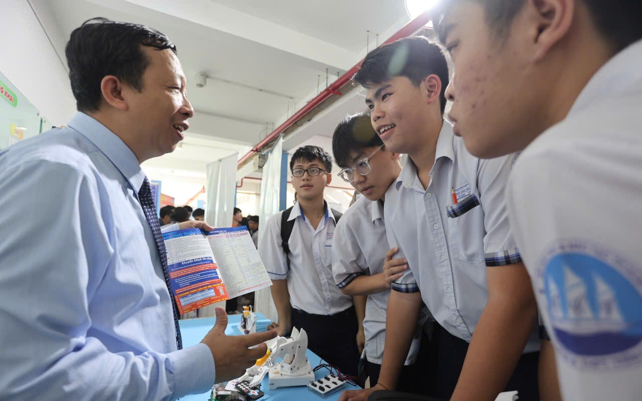14 giờ 10-7: Tư vấn trực tuyến  "Đăng ký xét tuyển ĐH năm 2025"- Ảnh 2.