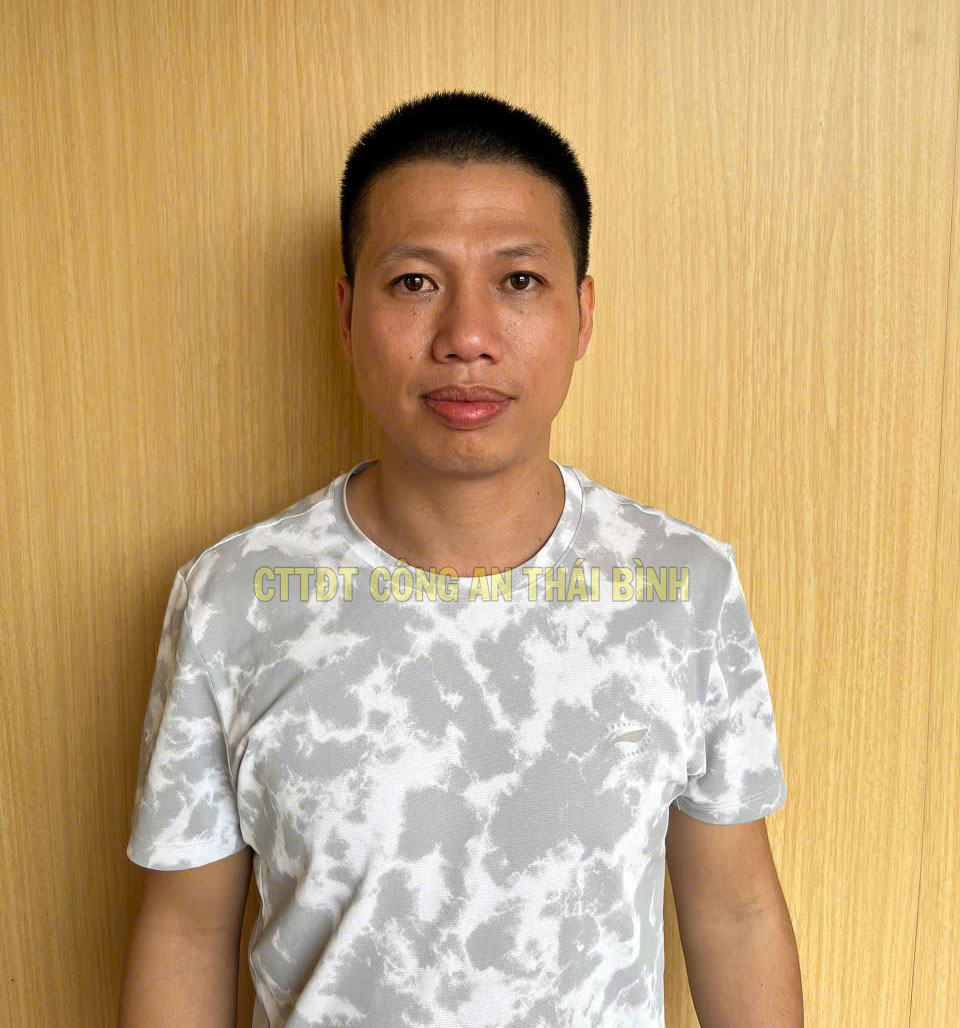 Bắt khẩn cấp tài xế xe bán tải dùng gậy bóng chày đánh người sau va chạm giao thông- Ảnh 1. Bắt khẩn cấp tài xế xe bán tải dùng gậy bóng chày đánh người sau va chạm giao thông- Ảnh 1.