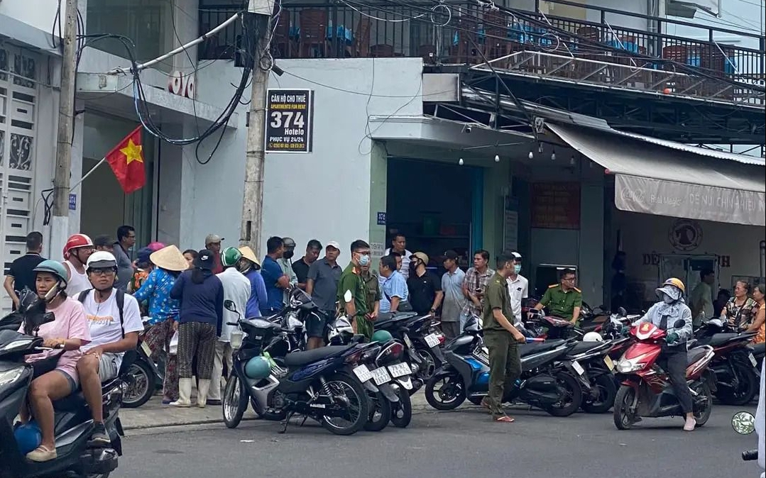 Đ&aacute;nh d&atilde; man c&ograve;n dọa giết vợ, người đ&agrave;n &ocirc;ng bị bắt - Ảnh 2.