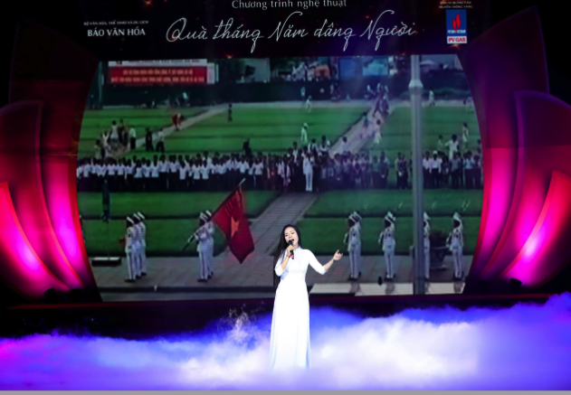 Truyền hình trực tiếp chương trình "Quà tháng Năm dâng Người"- Ảnh 3. Truyền hình trực tiếp chương trình "Quà tháng Năm dâng Người"- Ảnh 3.