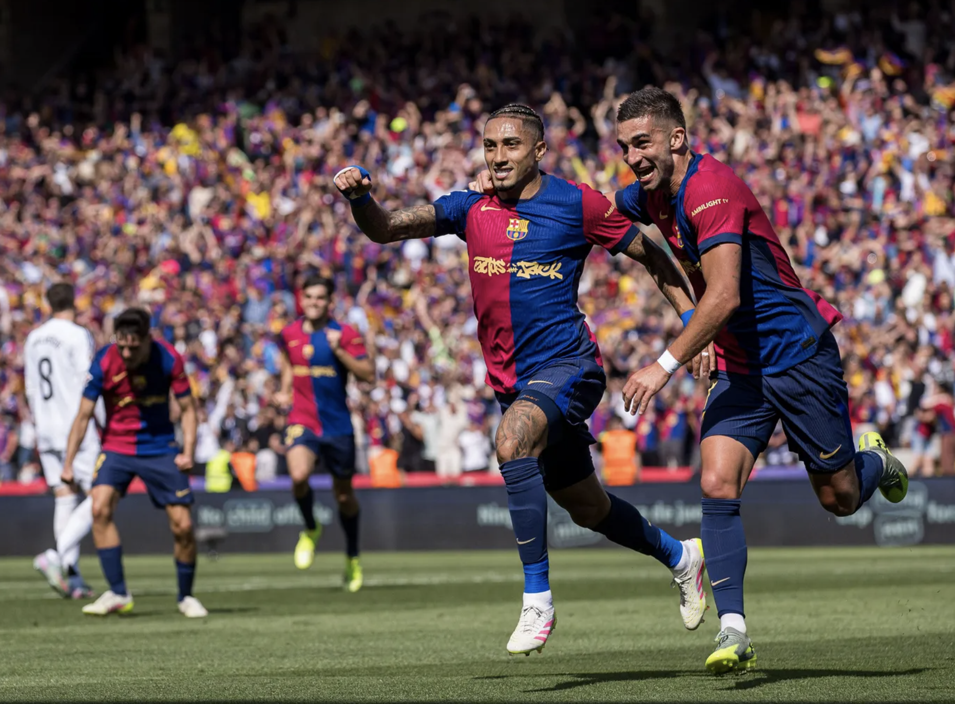Rực lửa siêu kinh điển, Barcelona tiến sát ngôi vương La Liga - Ảnh 6.