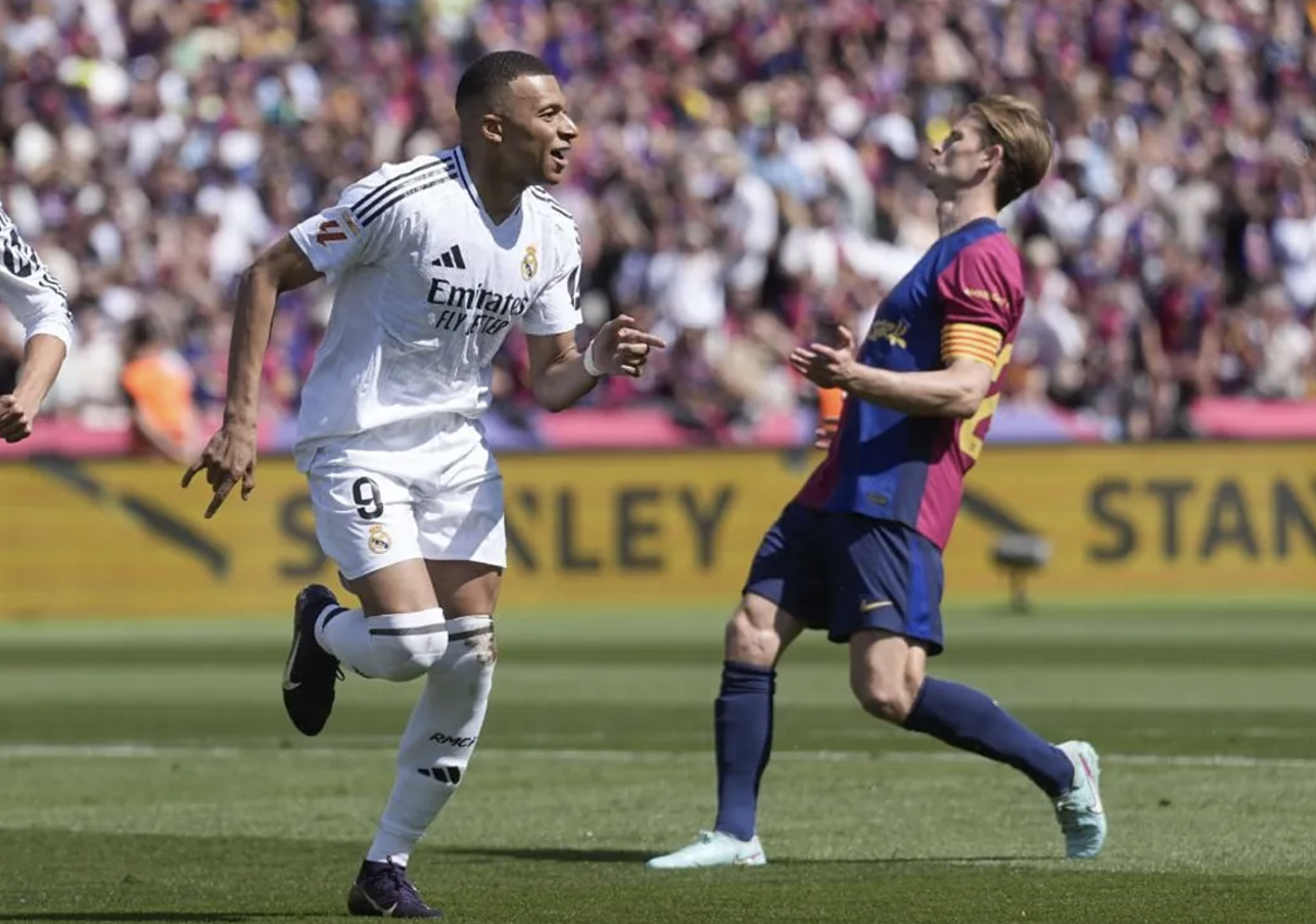 Rực lửa siêu kinh điển, Barcelona tiến sát ngôi vương La Liga - Ảnh 7.