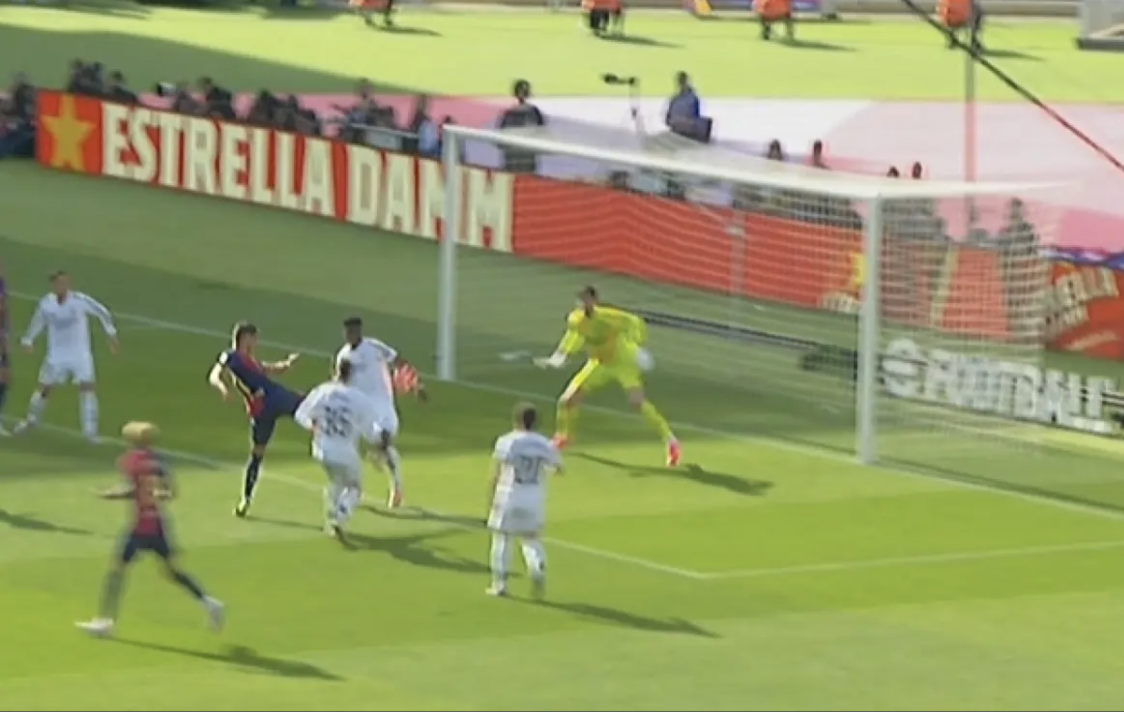 Rực lửa siêu kinh điển, Barcelona tiến sát ngôi vương La Liga - Ảnh 8.