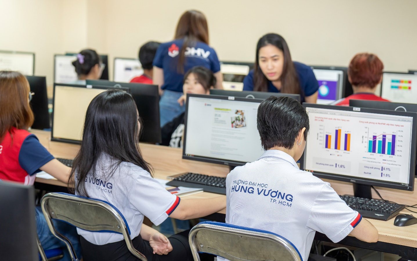 Văn h&oacute;a Việt sẽ &ldquo;vươn m&igrave;nh&rdquo; thế n&agrave;o trong kỷ nguy&ecirc;n hội nhập? - Ảnh 2.