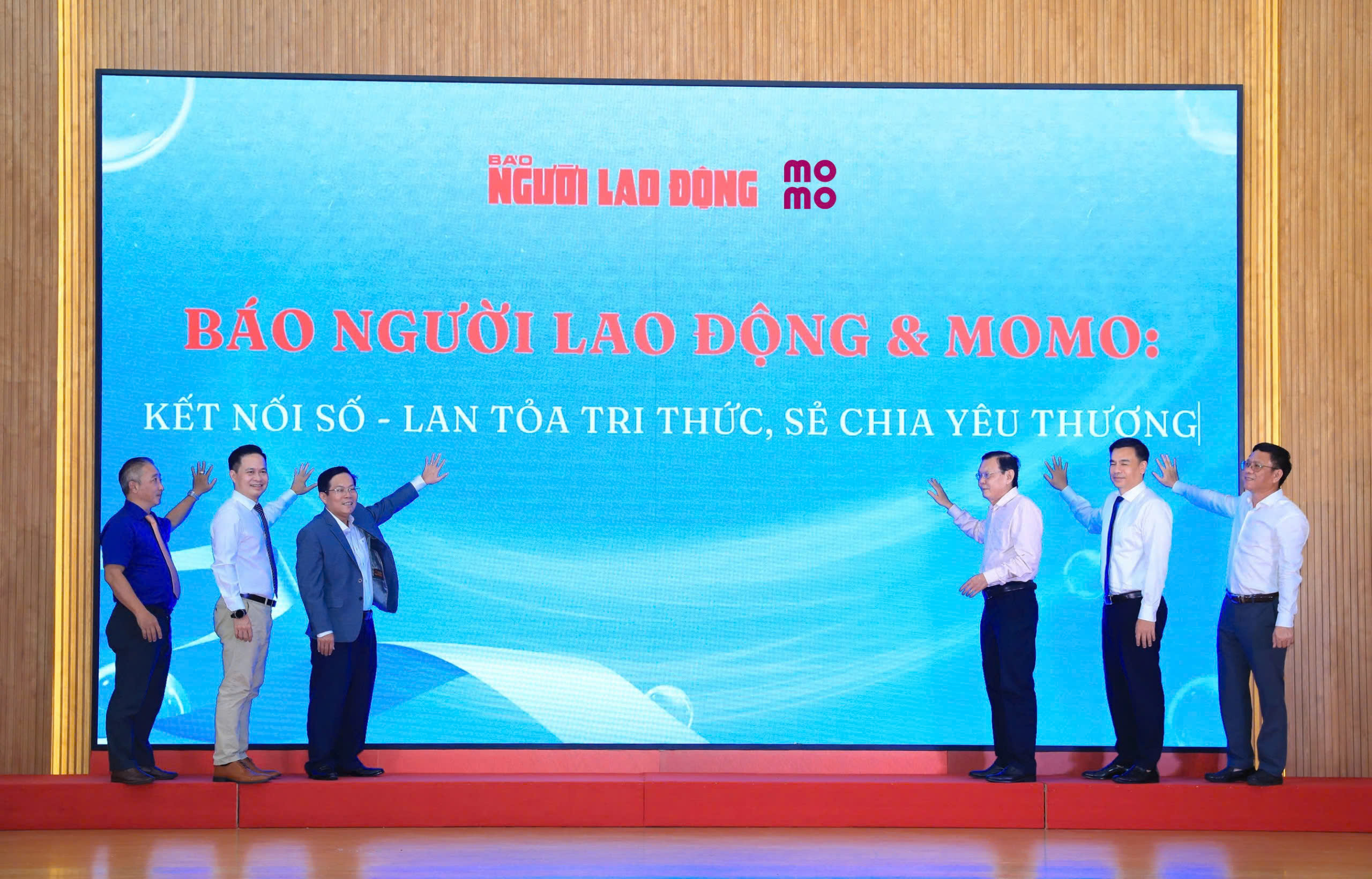 Báo Người Lao Động chính thức có mặt trên siêu ứng dụng MoMo - Ảnh 4.