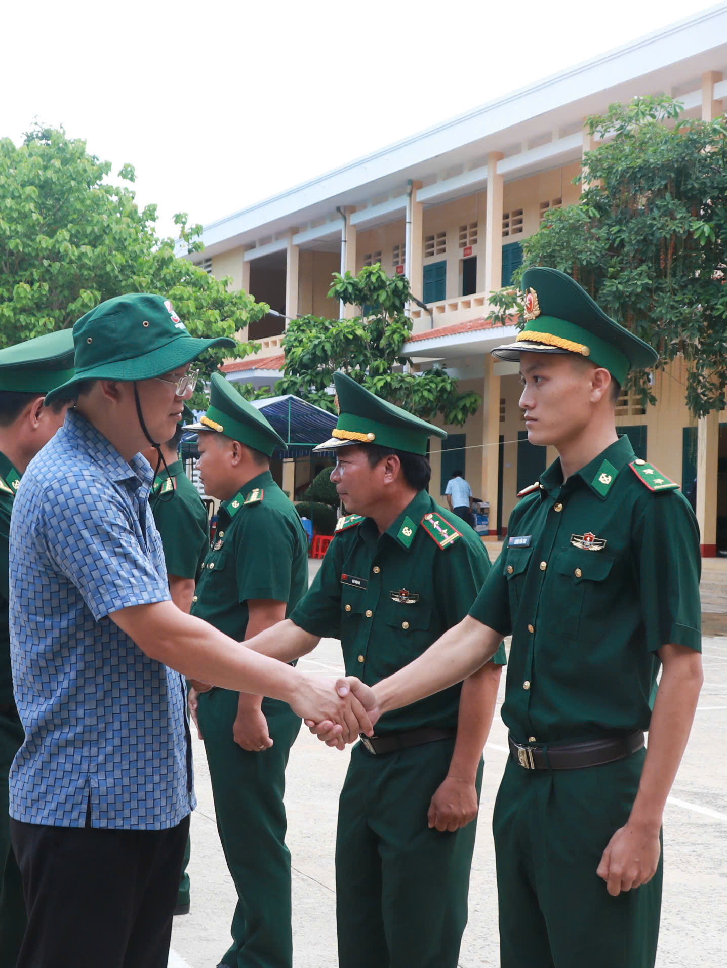 Bí thư Tỉnh ủy Cà Mau Nguyễn Hồ Hải thăm đảo Hòn Khoai- Ảnh 2. Bí thư Tỉnh ủy Cà Mau Nguyễn Hồ Hải thăm đảo Hòn Khoai- Ảnh 2.